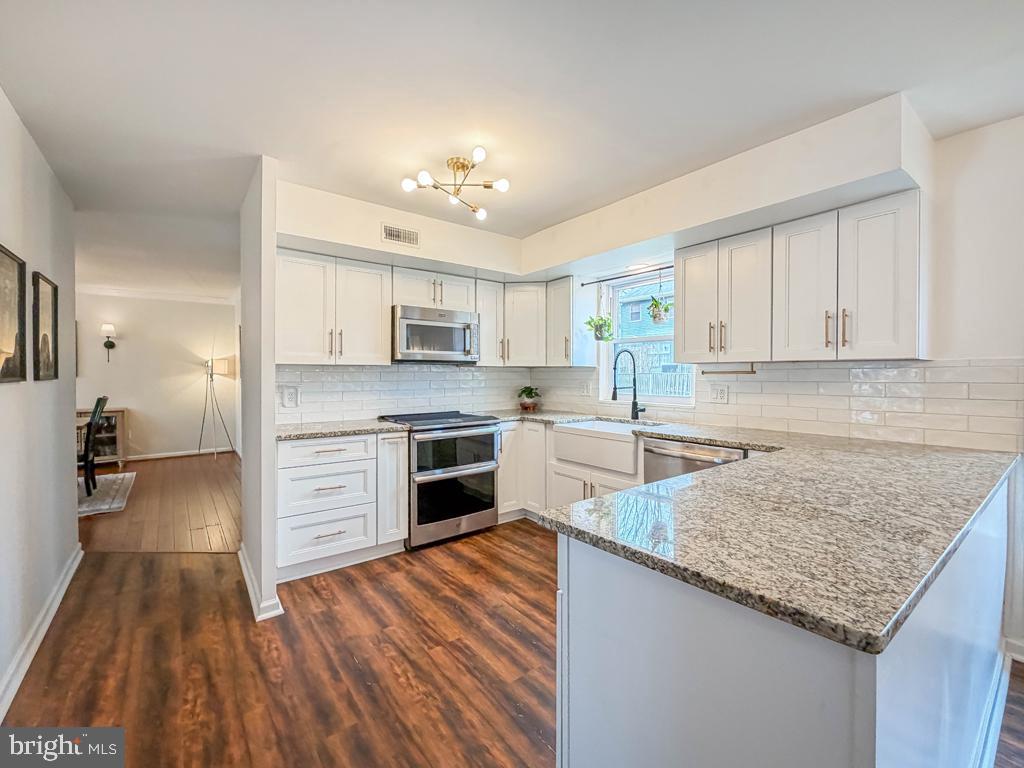 WOODLYN CROSSING - Residential