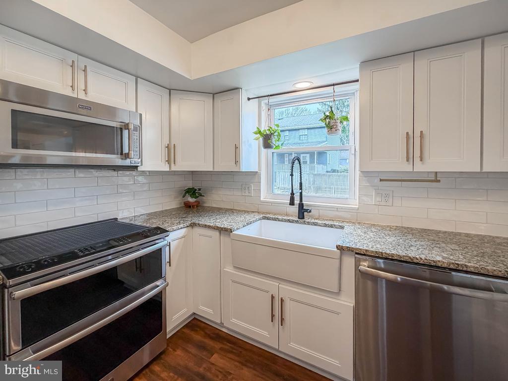 WOODLYN CROSSING - Residential