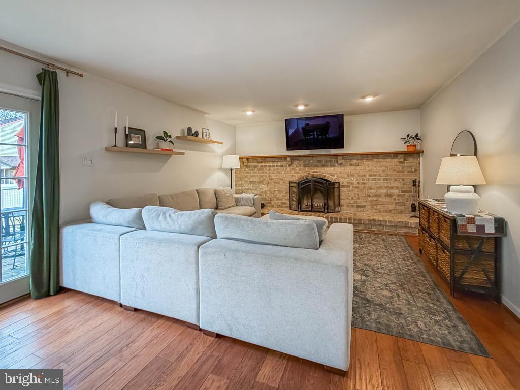 WOODLYN CROSSING - Residential