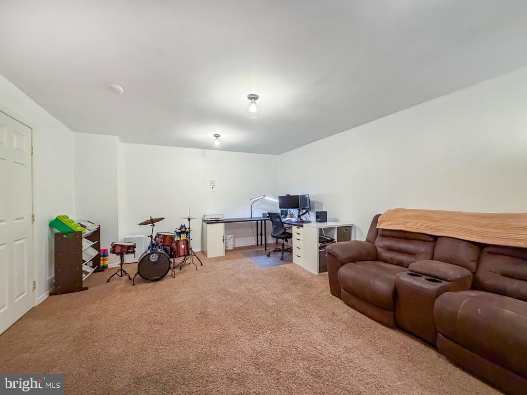 WOODLYN CROSSING - Residential