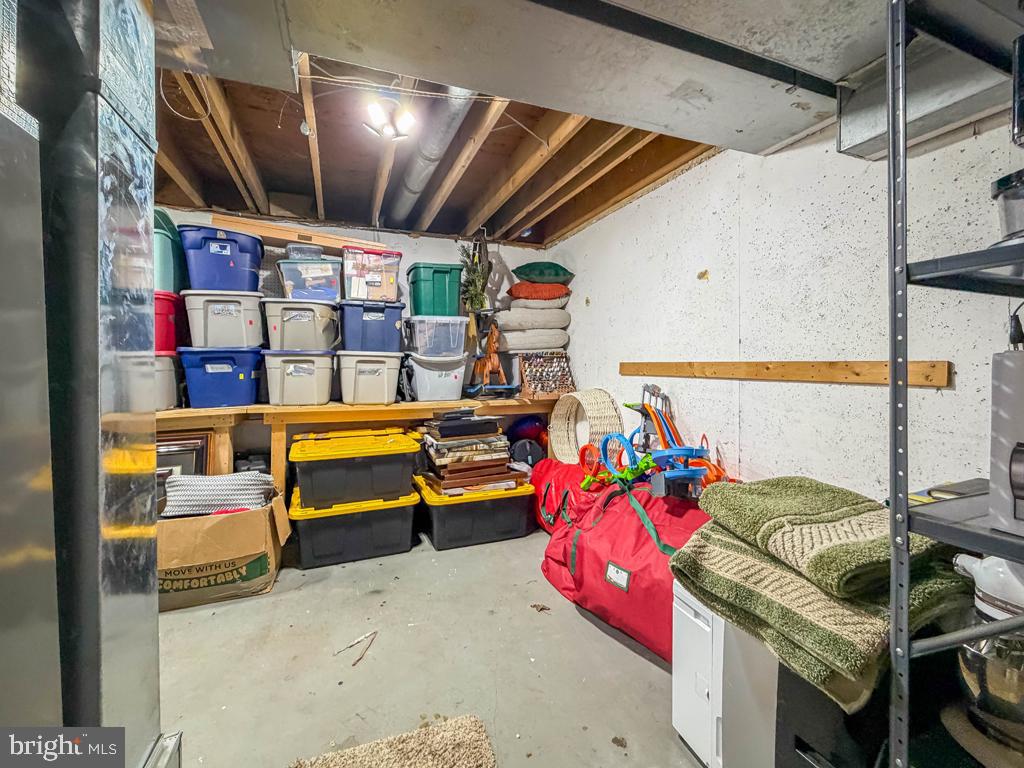 WOODLYN CROSSING - Residential