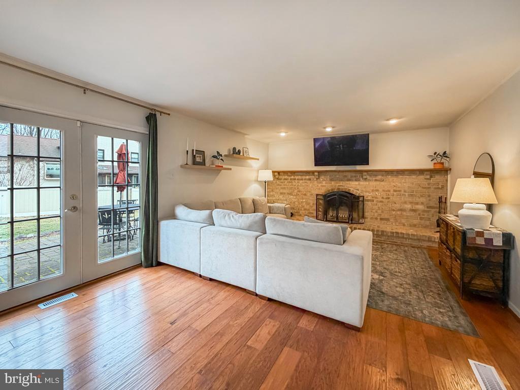 WOODLYN CROSSING - Residential