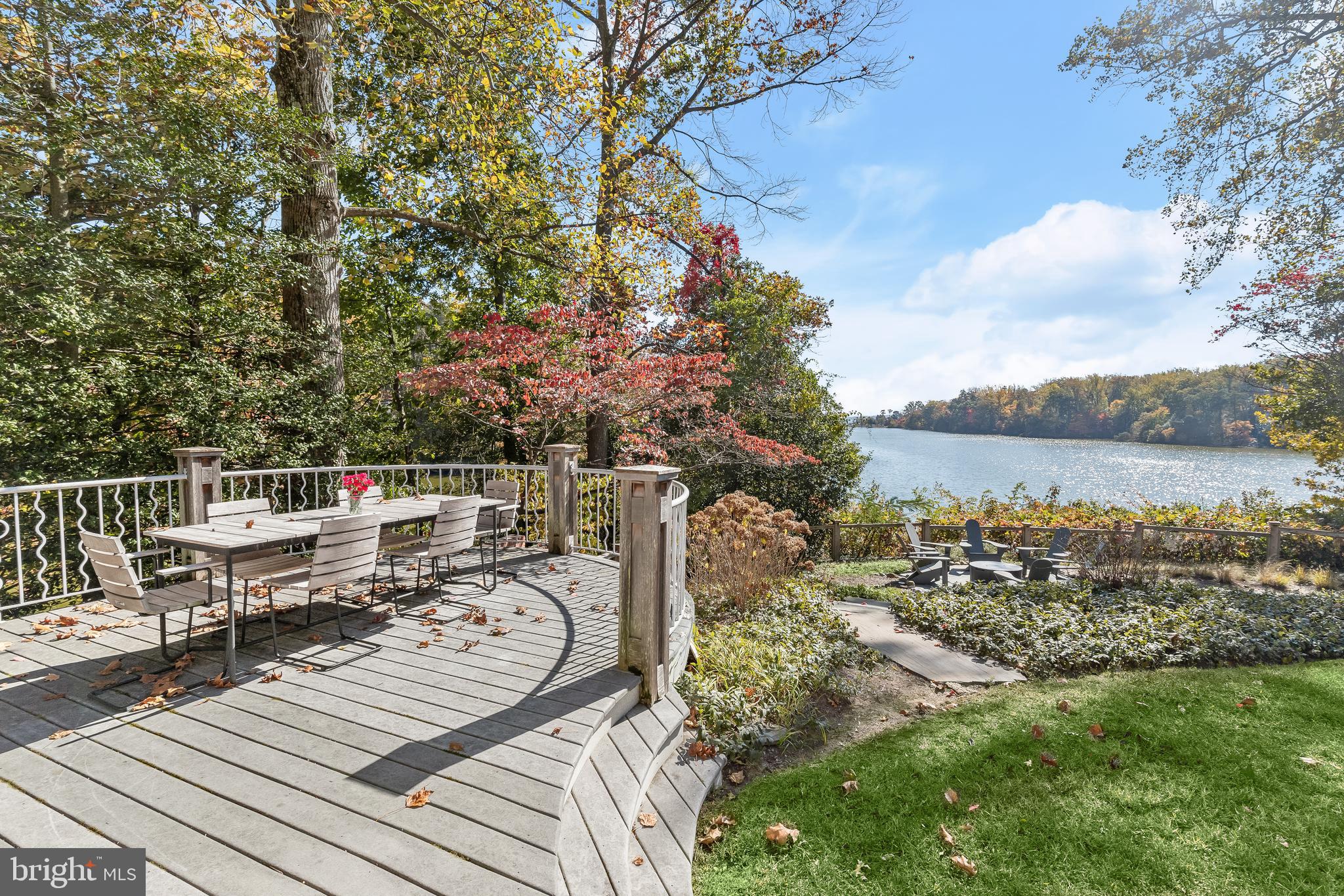 GIBSON ISLAND - Residential