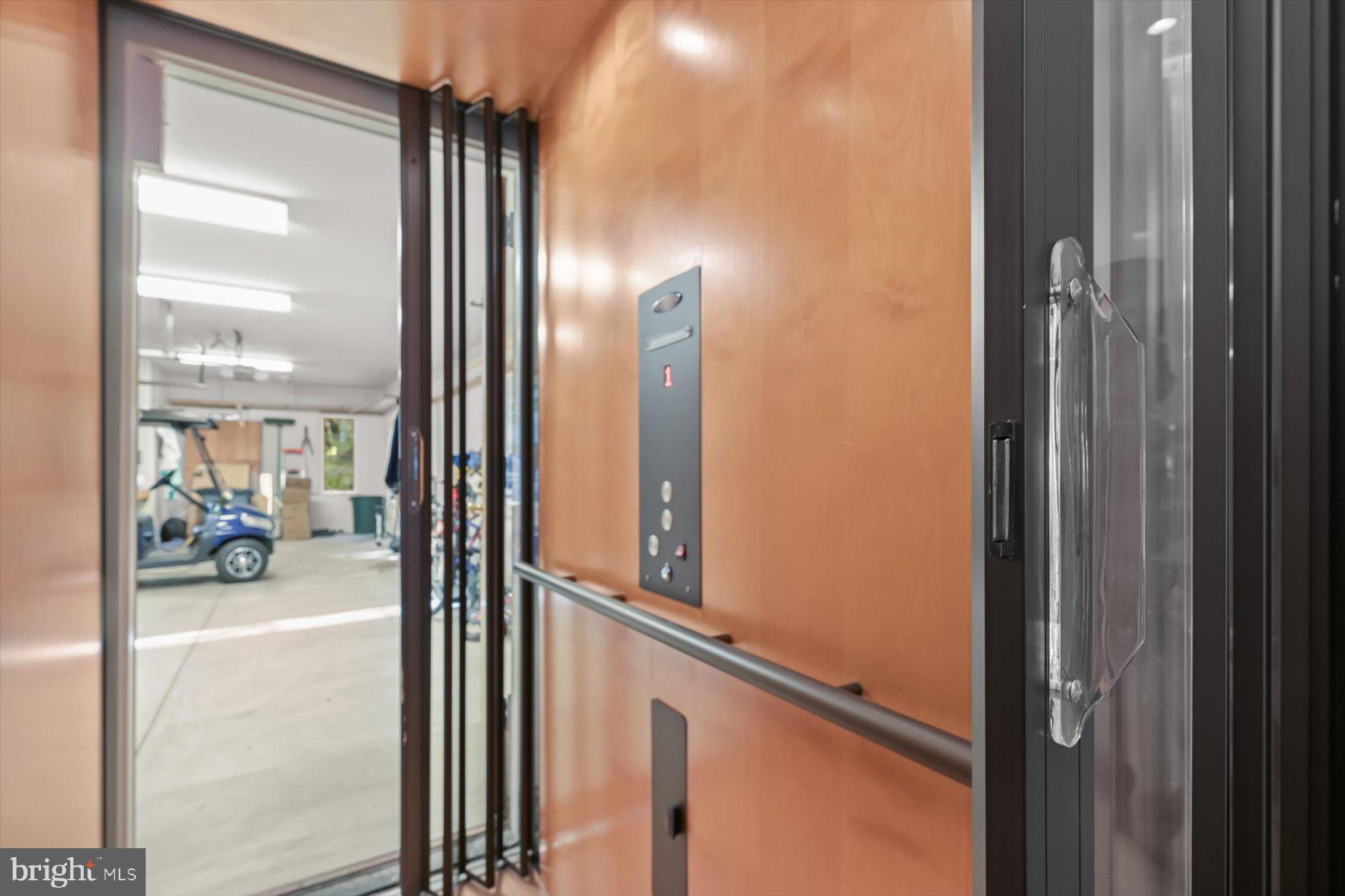 GIBSON ISLAND - Residential