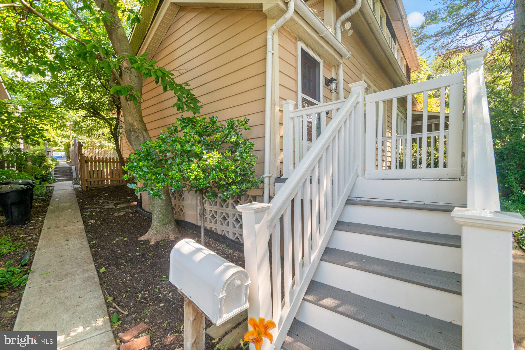 7 HILLSIDE AVENUE