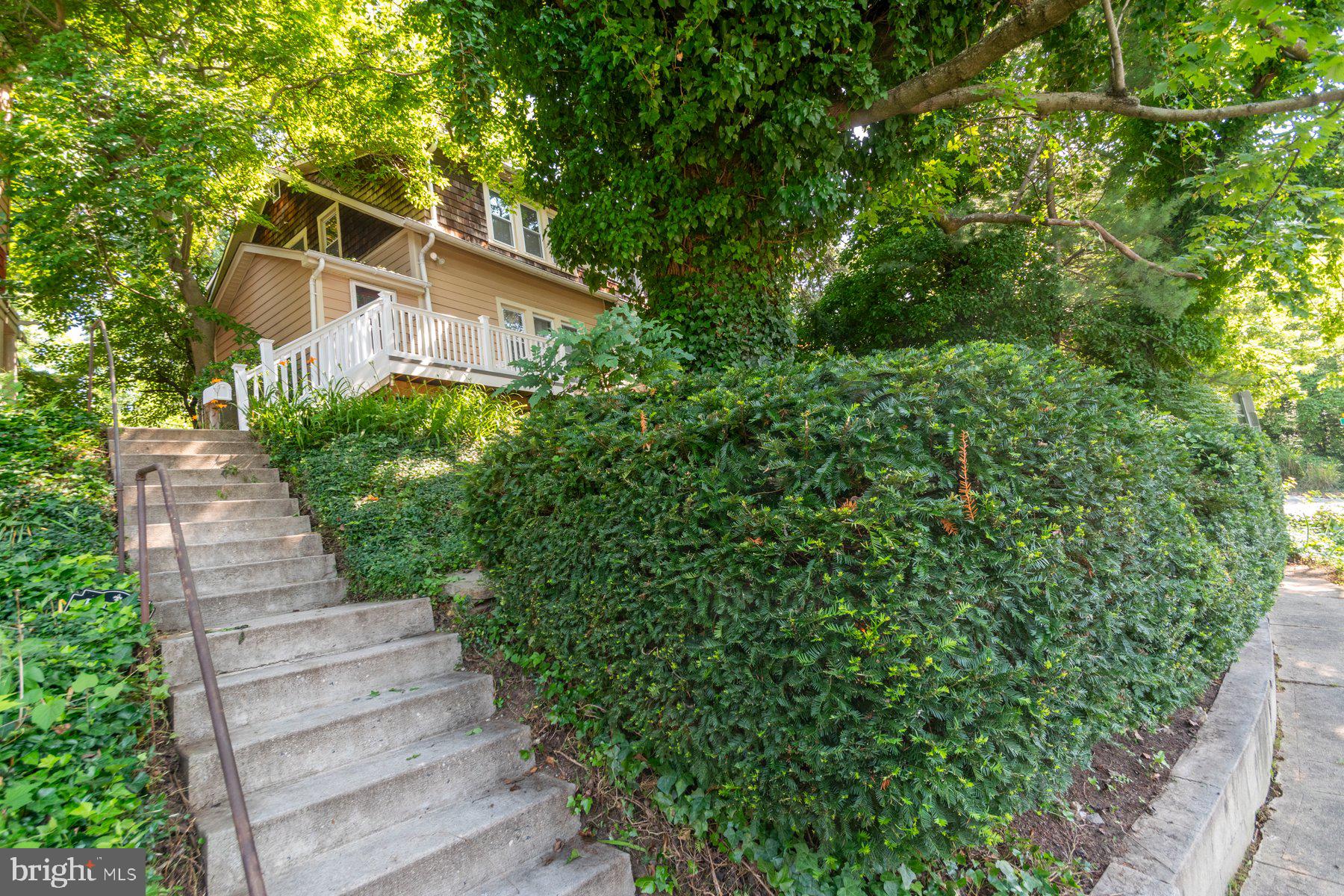 7 HILLSIDE AVENUE