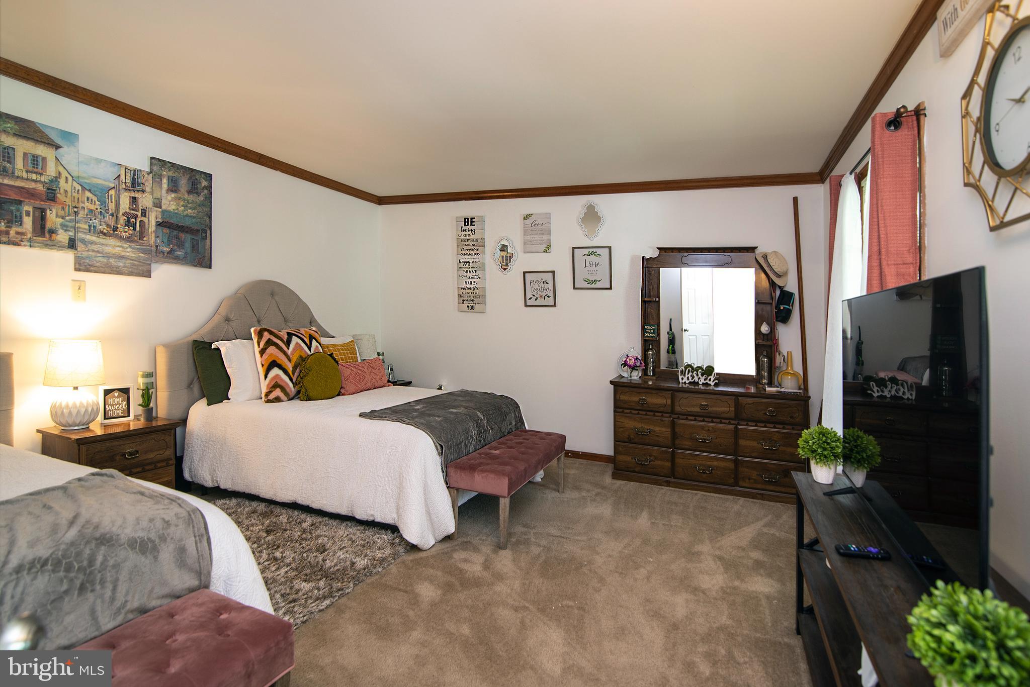 FOX POINT - Residential