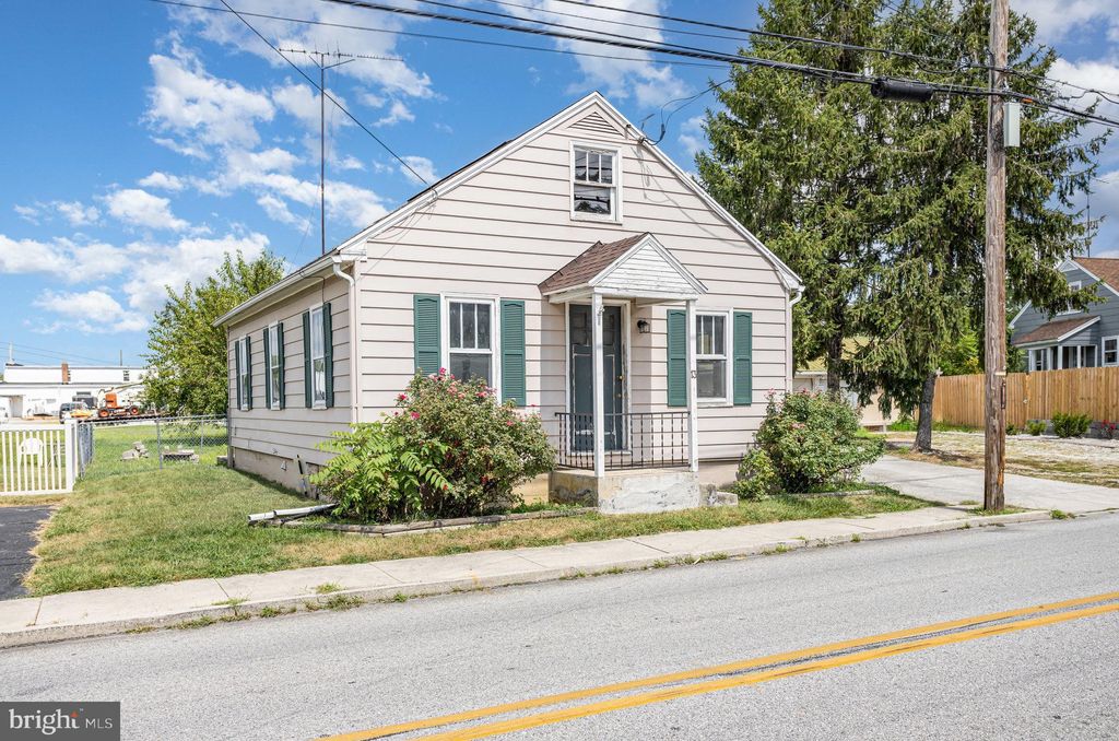 Photo of 13 N Blettner Avenue, HANOVER, PA 17331 (MLS # PAYK2087908)