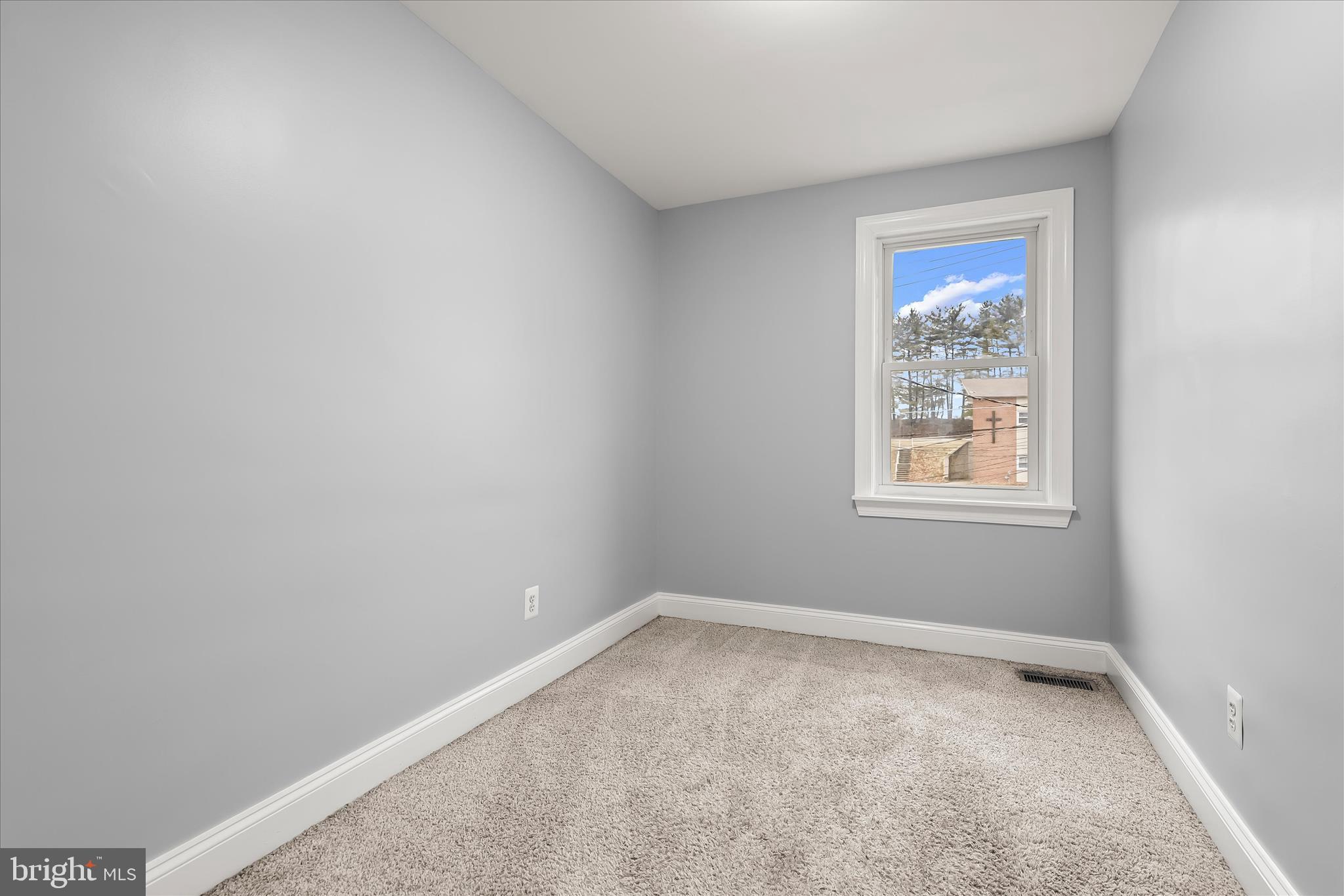 LEEANNE - Residential