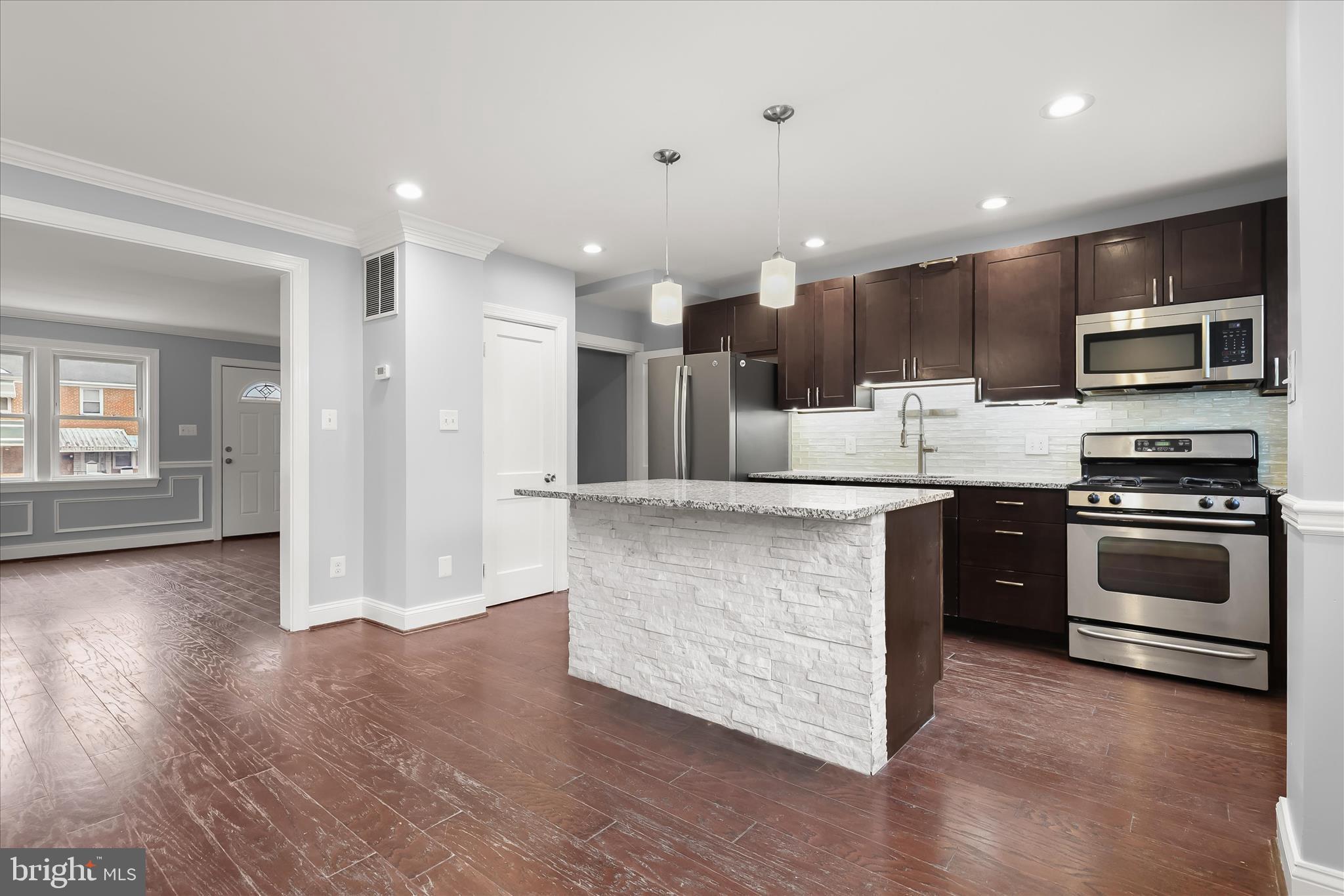 LEEANNE - Residential