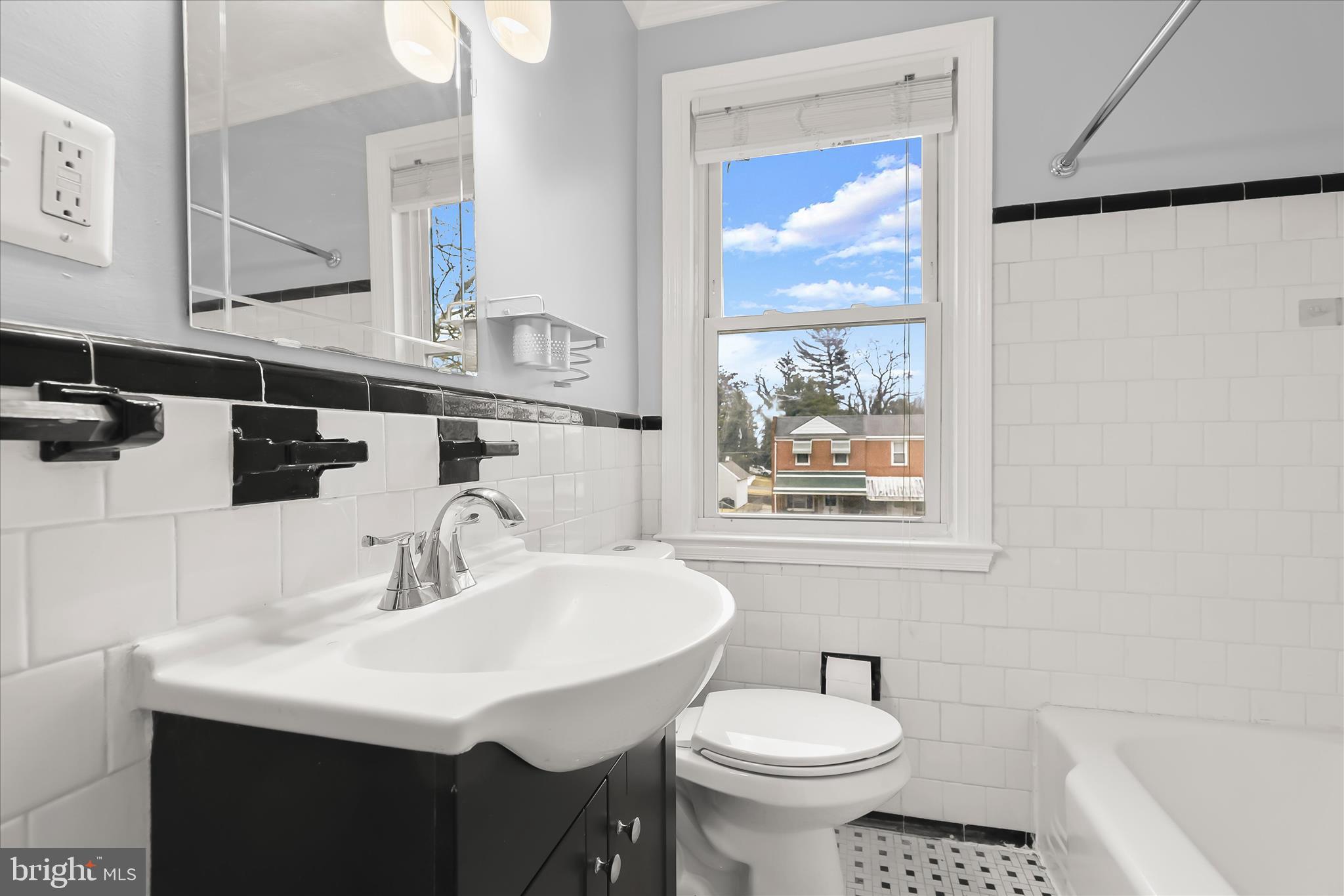 LEEANNE - Residential