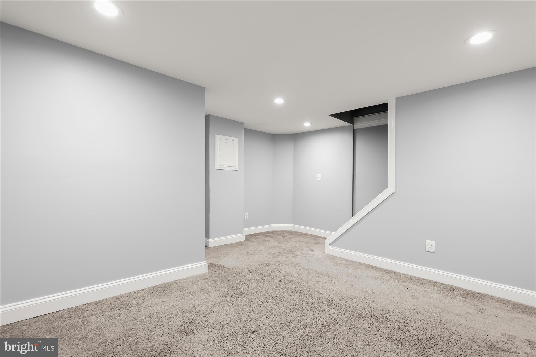 LEEANNE - Residential