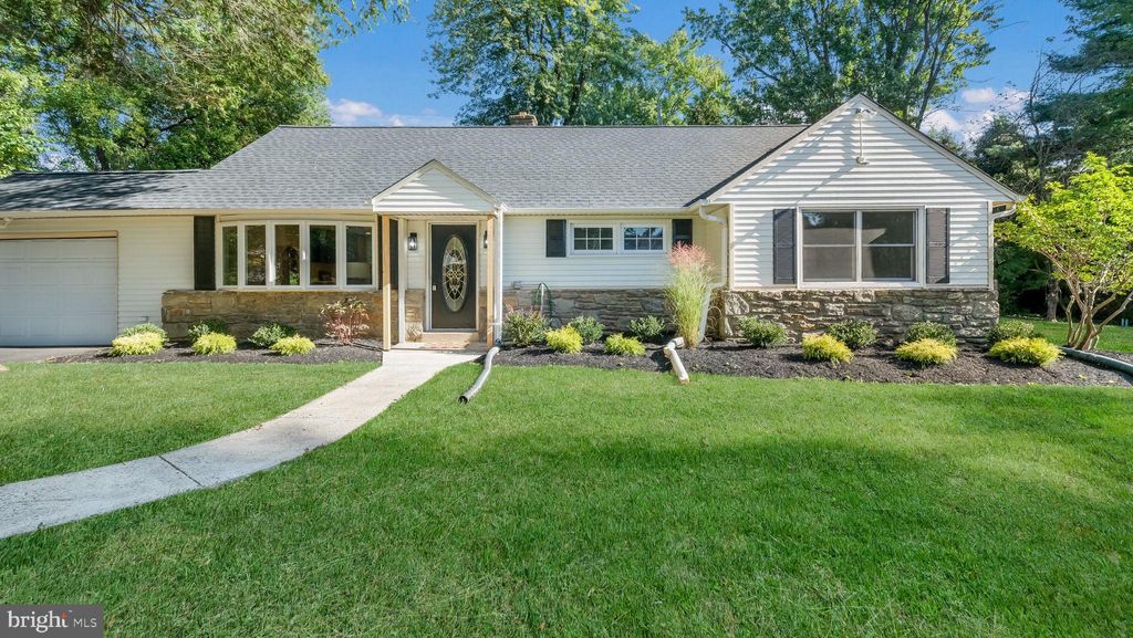Photo of 735 Rhoads Avenue, JENKINTOWN, PA 19046 (MLS # PAMC2156242)