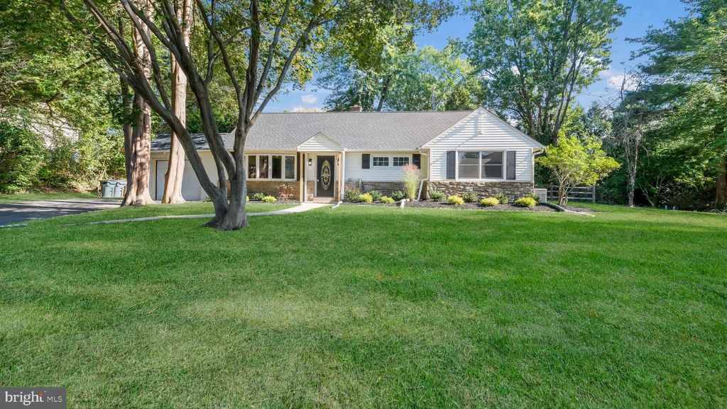 Photo of 735 Rhoads Avenue, JENKINTOWN, PA 19046 (MLS # PAMC2156242)