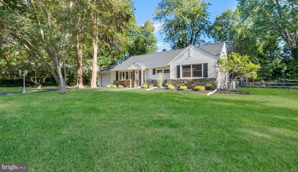 Photo of 735 Rhoads Avenue, JENKINTOWN, PA 19046 (MLS # PAMC2156242)