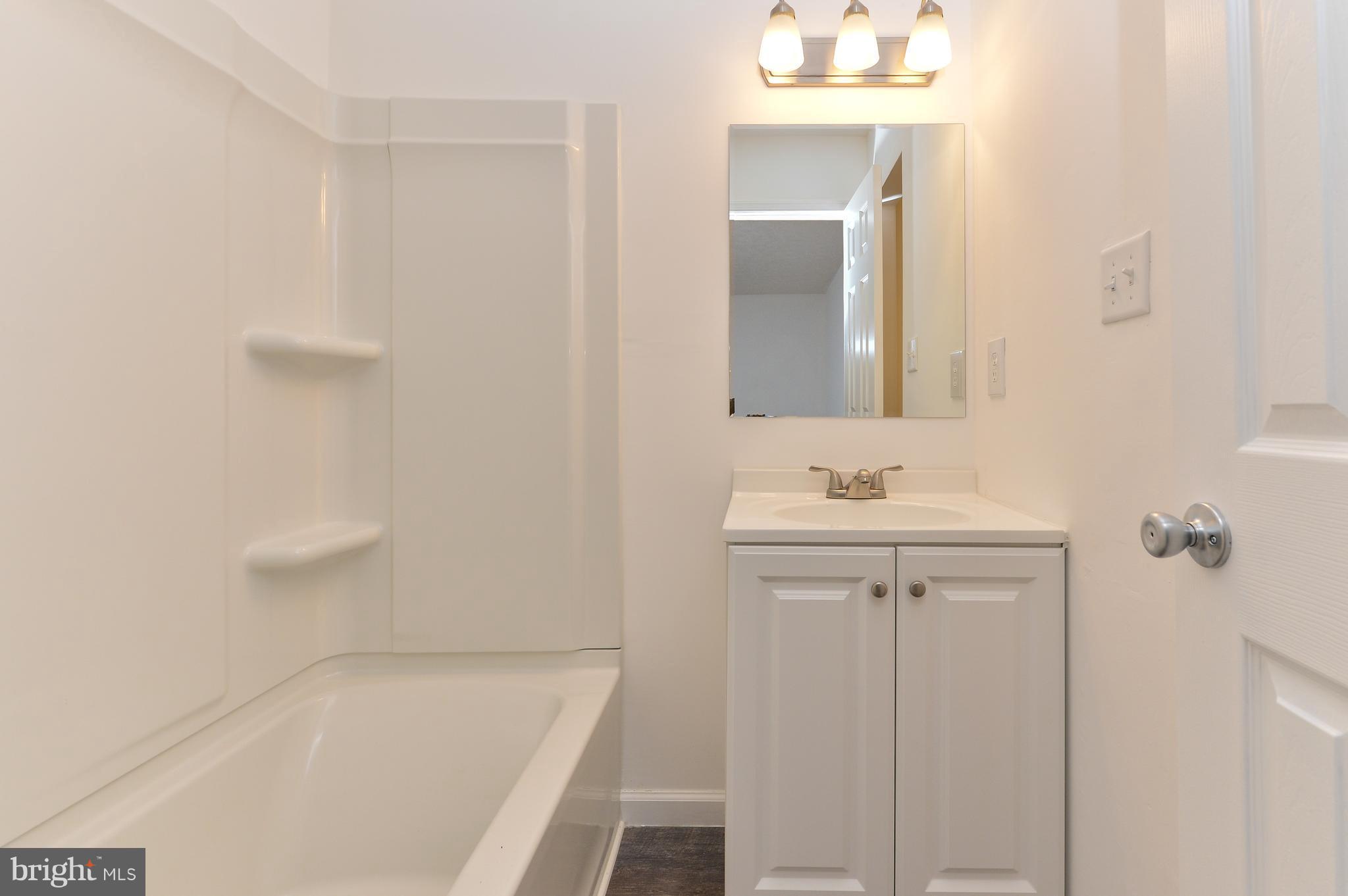 WOODSDALE MANOR - Residential