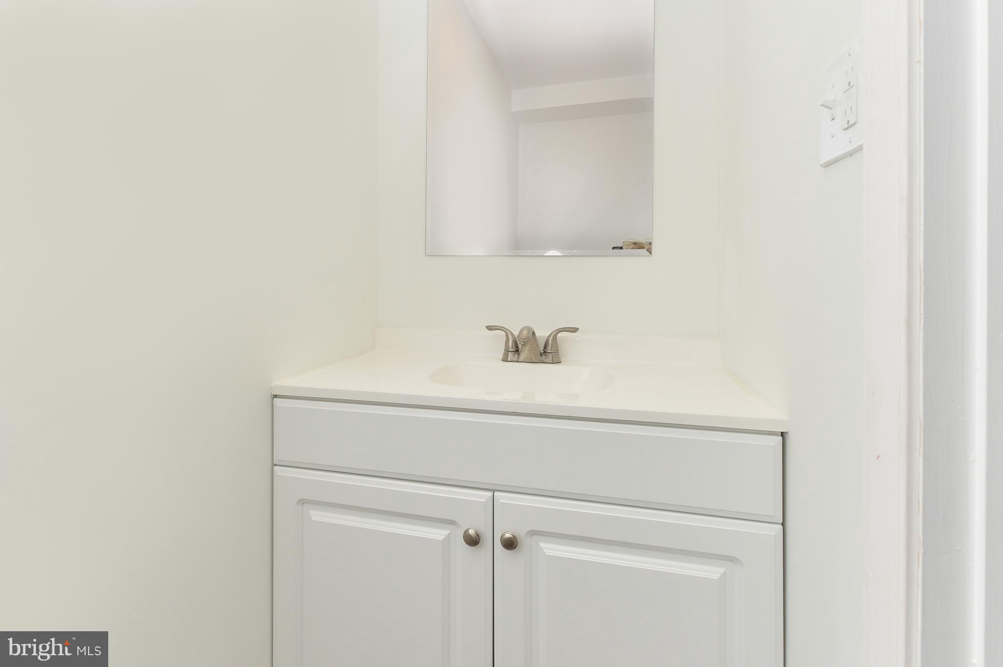 WOODSDALE MANOR - Residential