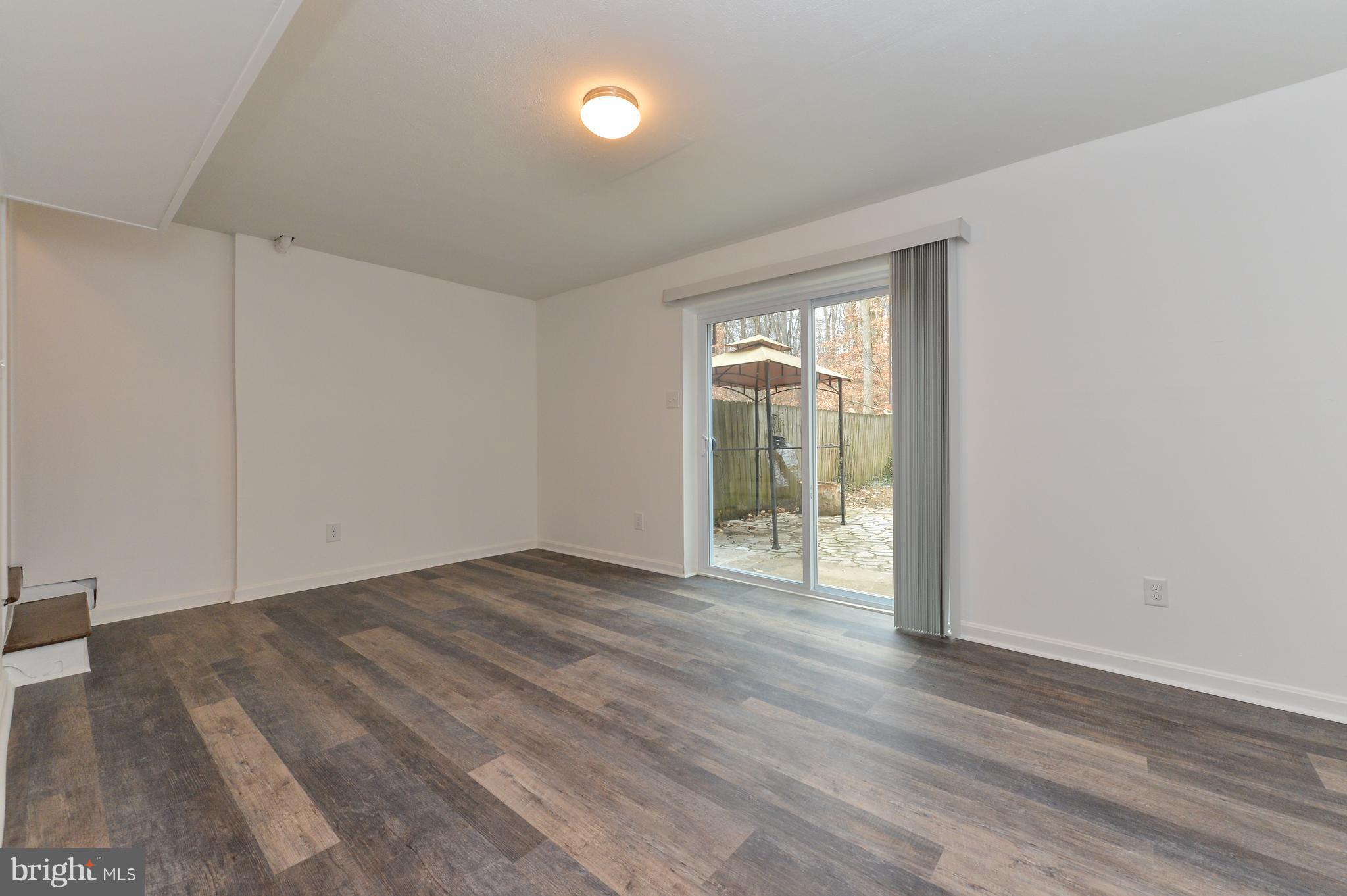 WOODSDALE MANOR - Residential