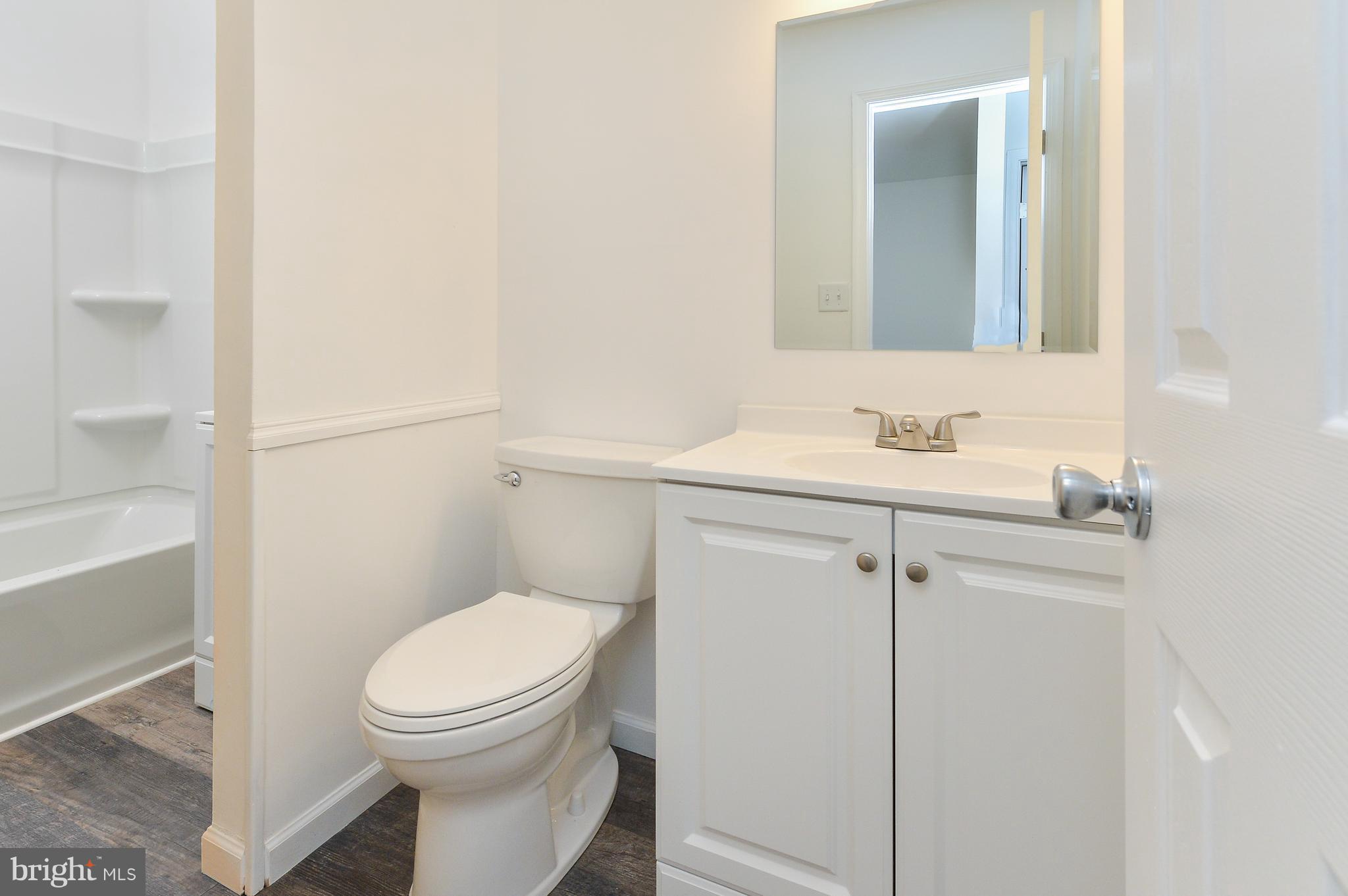 WOODSDALE MANOR - Residential