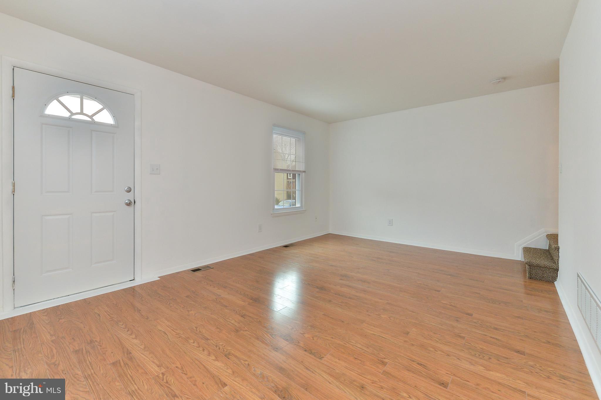 WOODSDALE MANOR - Residential