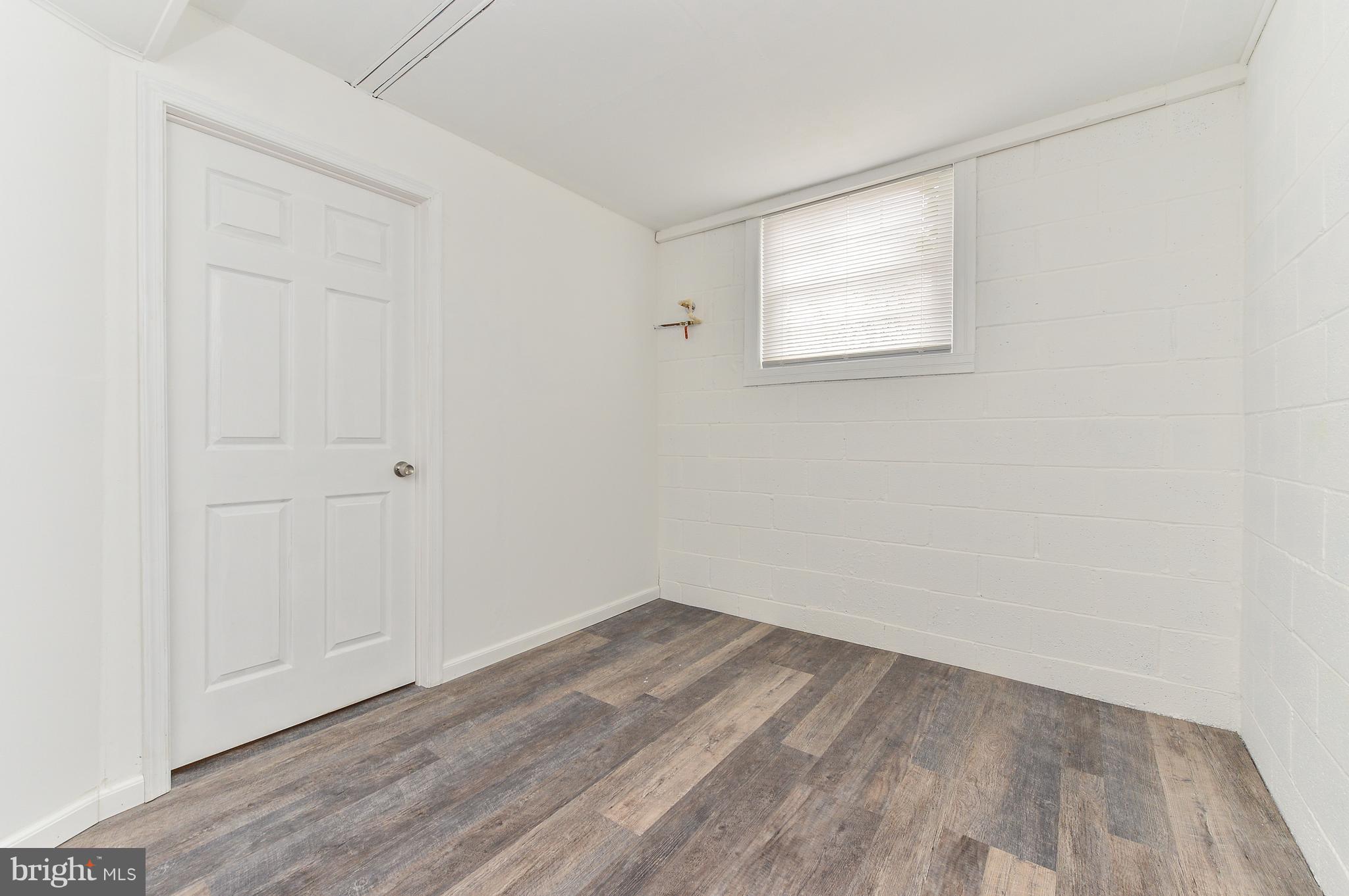 WOODSDALE MANOR - Residential