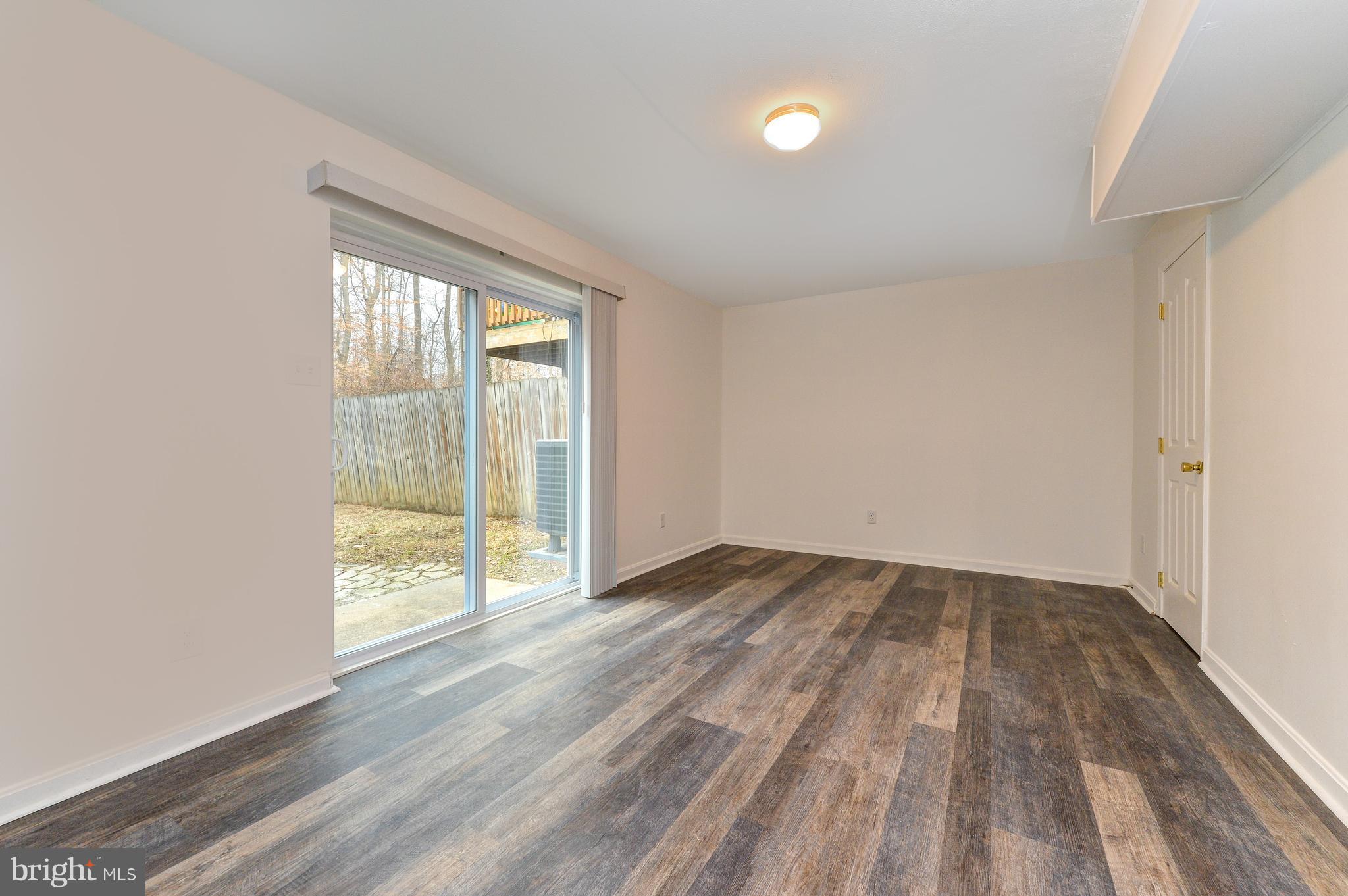 WOODSDALE MANOR - Residential