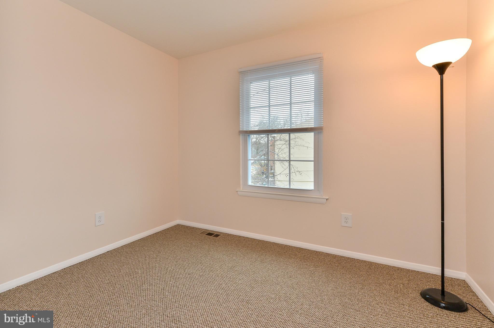 WOODSDALE MANOR - Residential