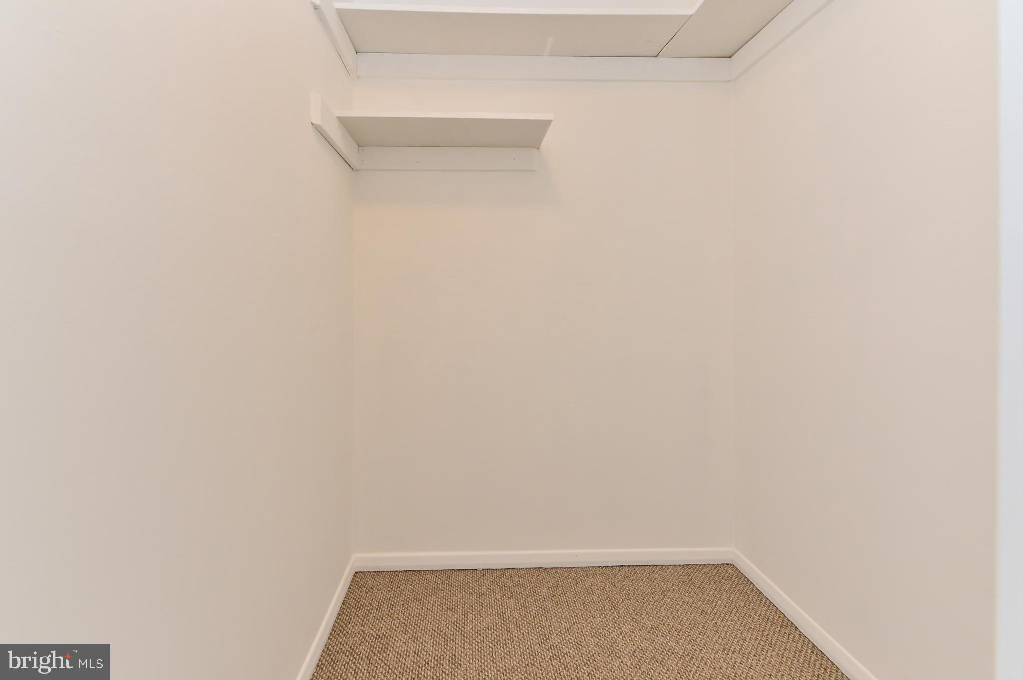 WOODSDALE MANOR - Residential