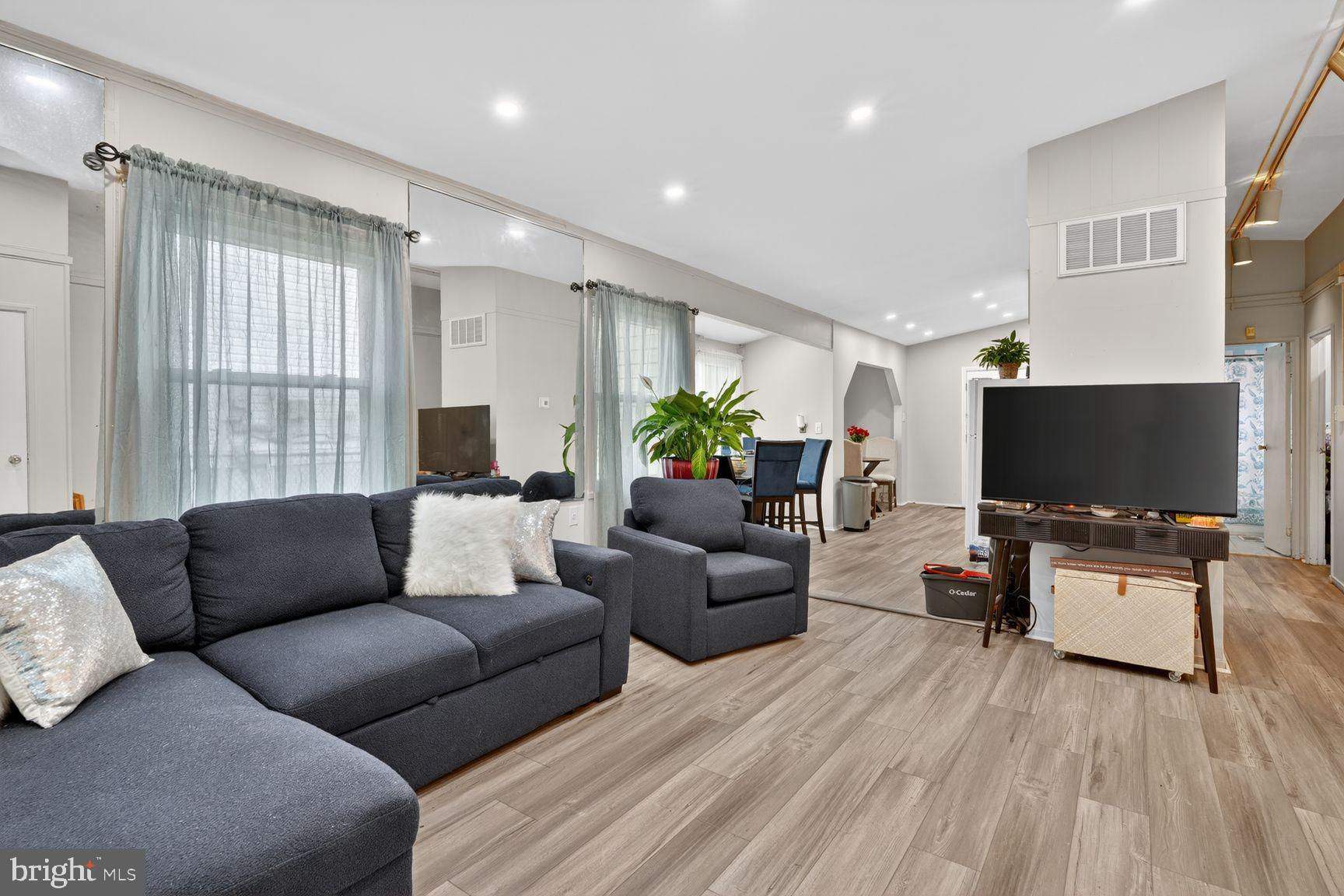 221 SENECA DRIVE