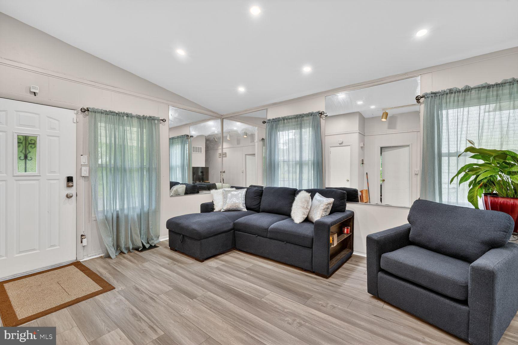 221 SENECA DRIVE