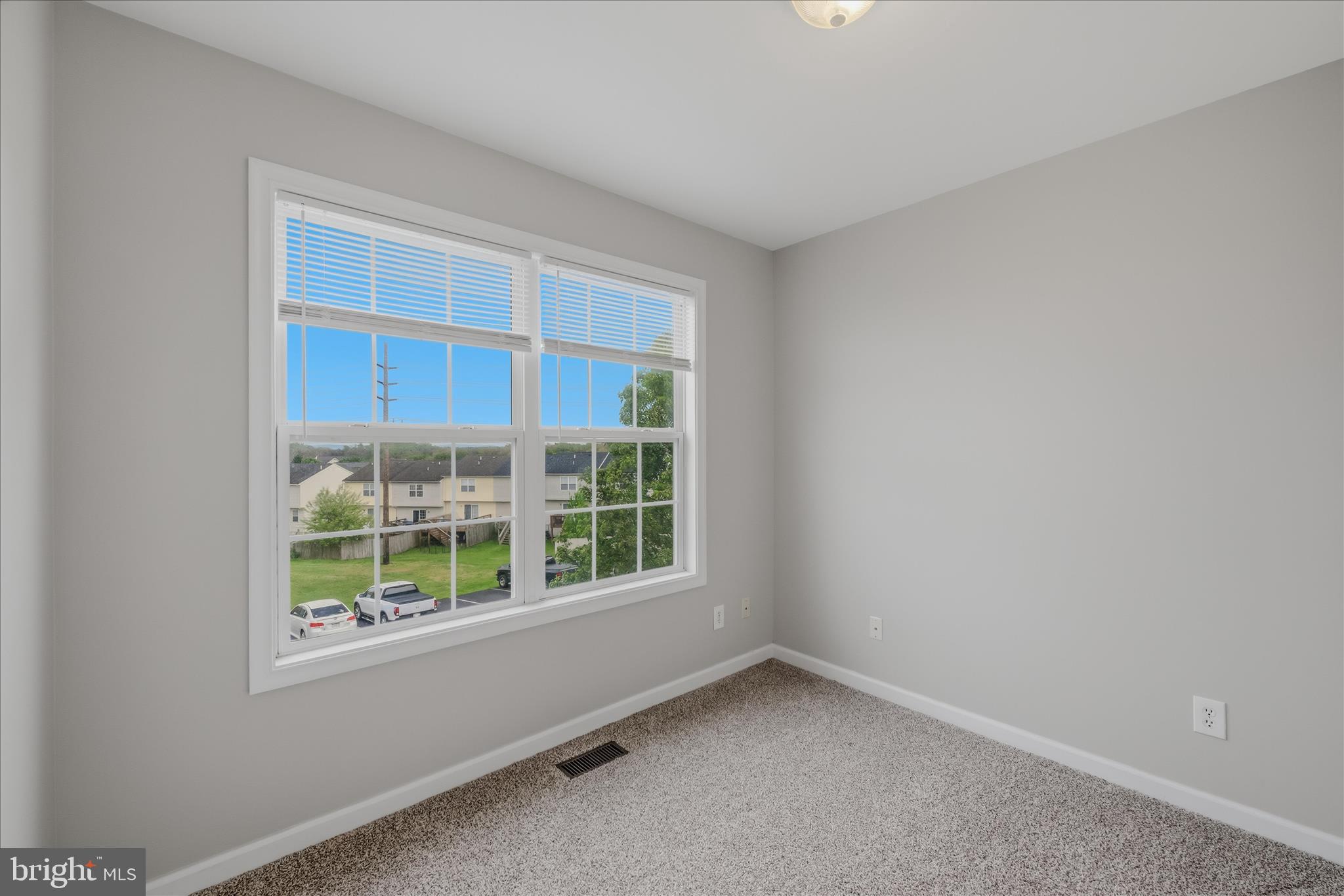 MILLS FARM - Residential