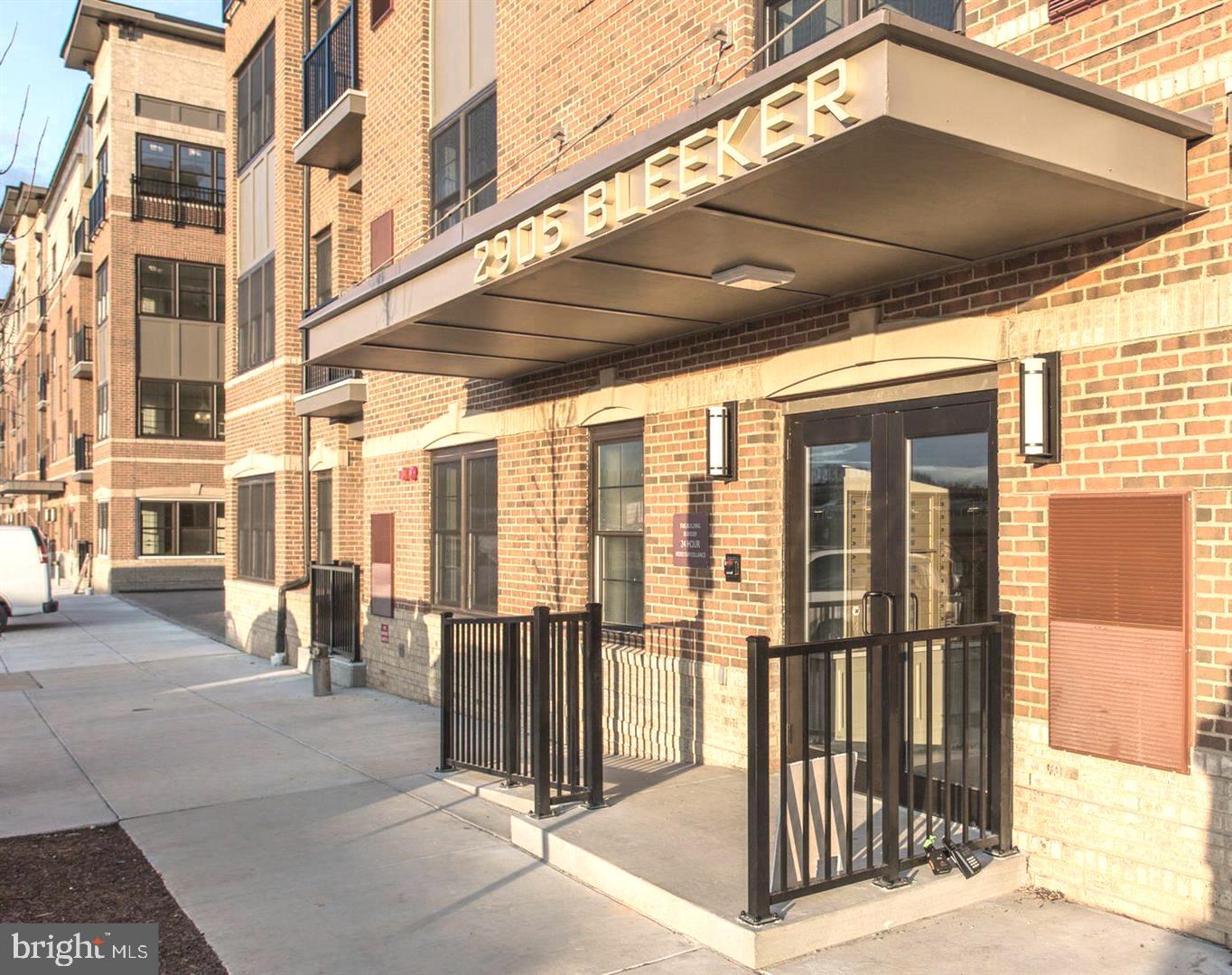 FLATS AT METROWEST - Residential Lease