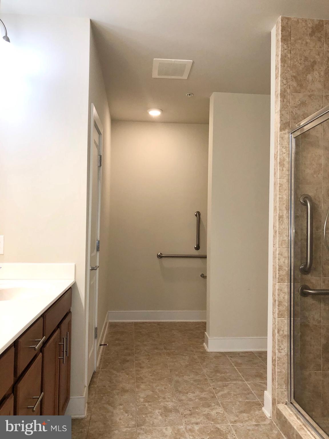 FLATS AT METROWEST - Residential Lease