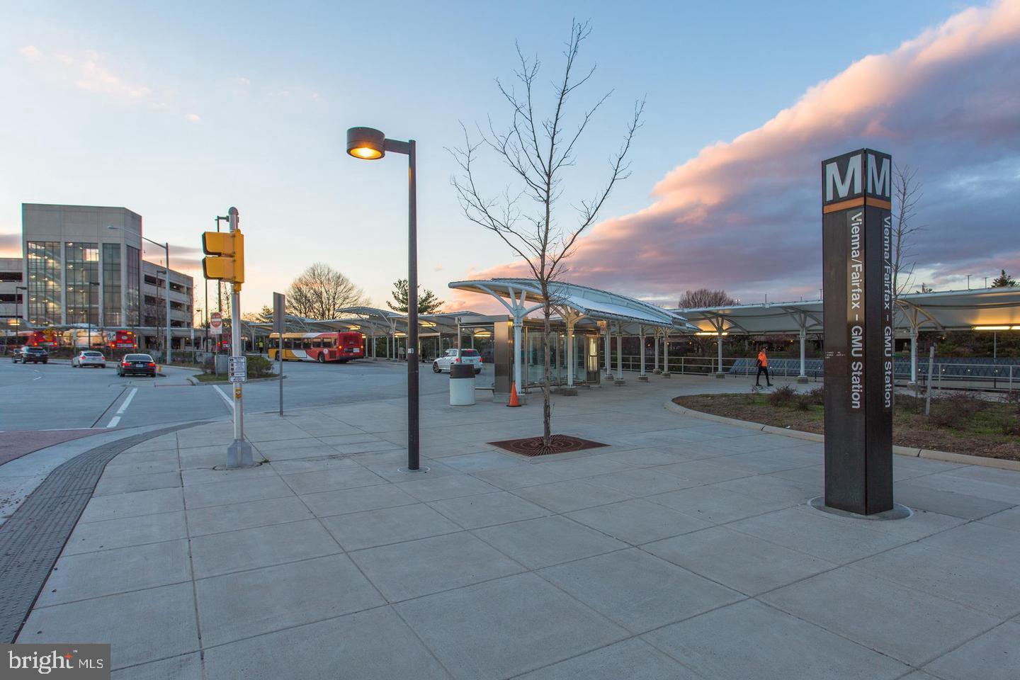 FLATS AT METROWEST - Residential Lease