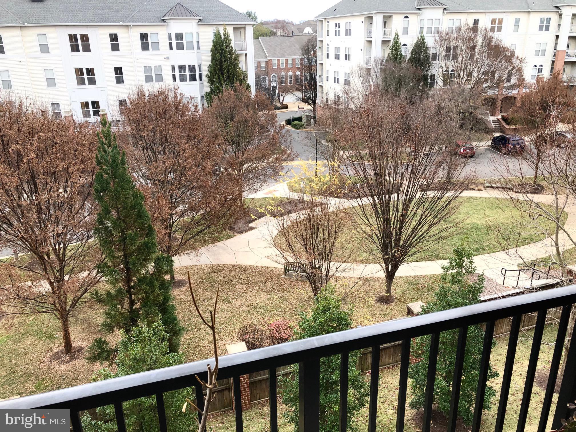 FLATS AT METROWEST - Residential Lease