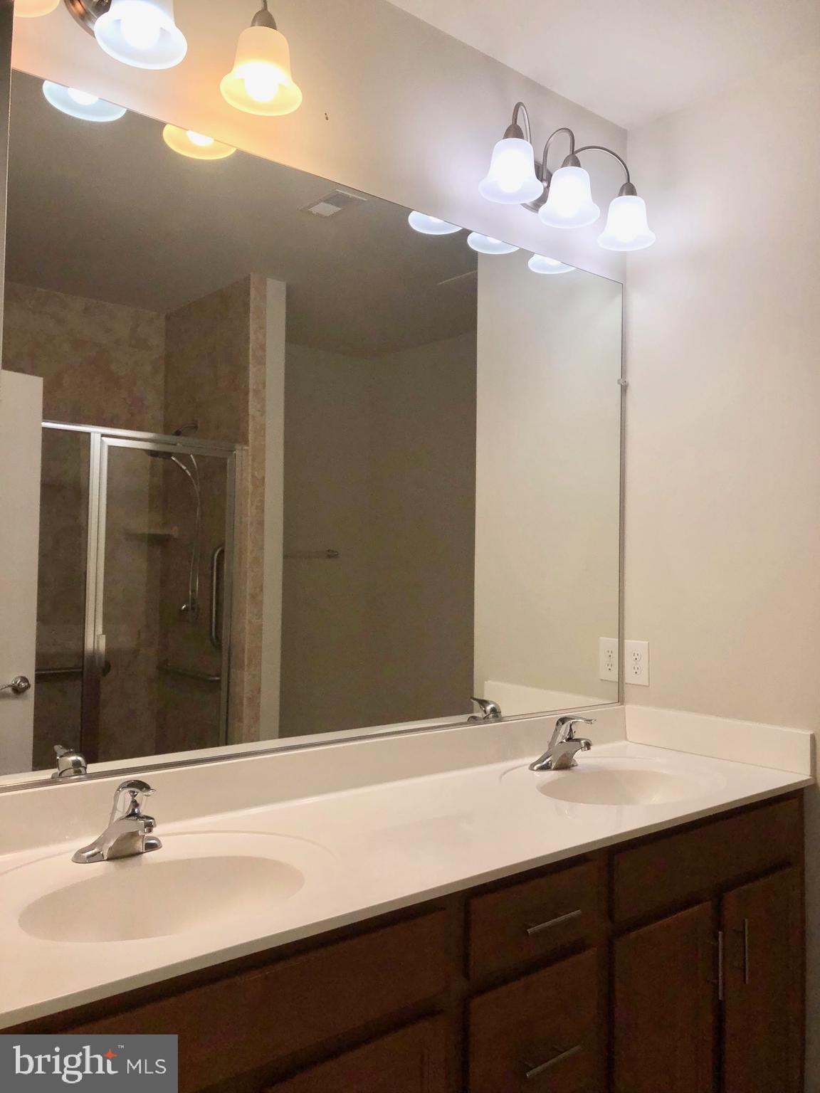 FLATS AT METROWEST - Residential Lease