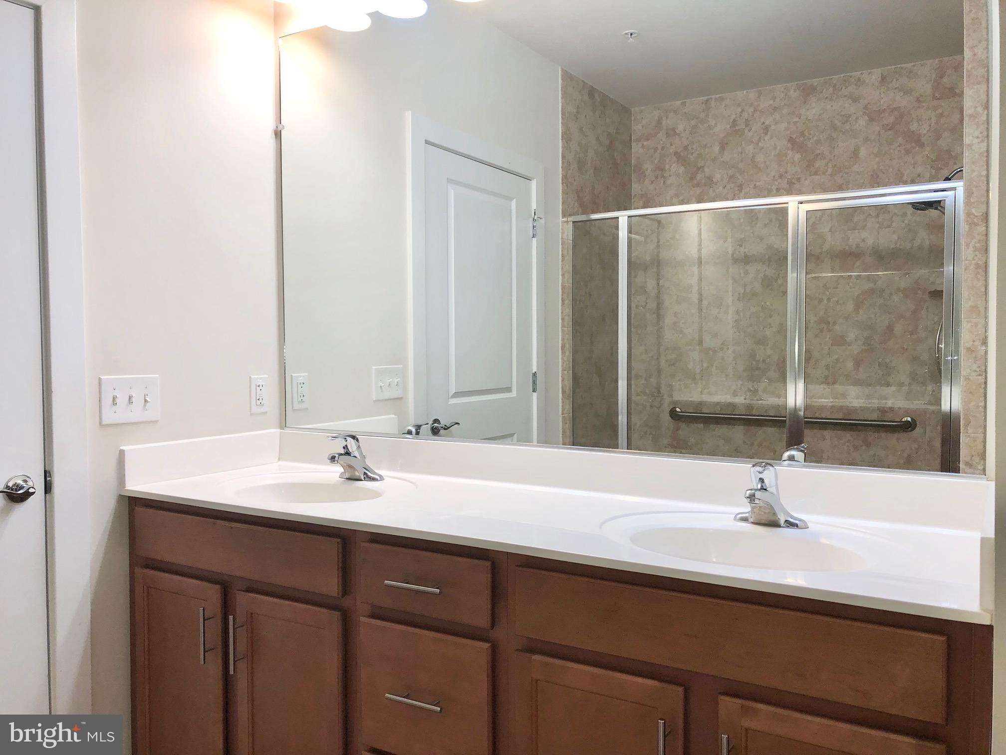 FLATS AT METROWEST - Residential Lease