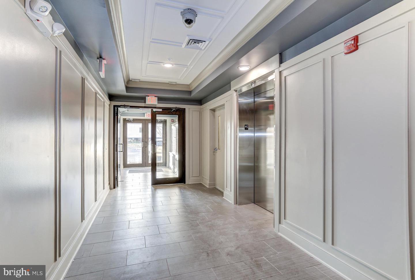 FLATS AT METROWEST - Residential Lease