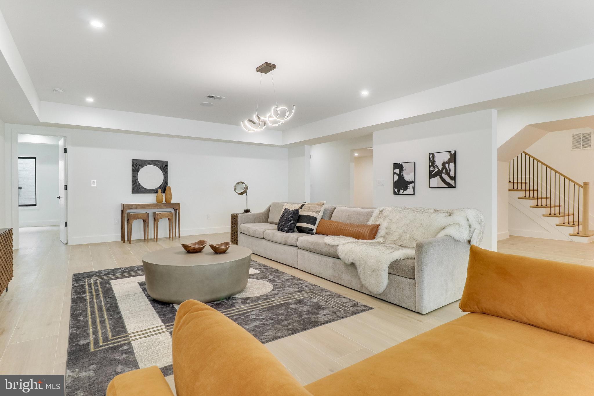 GEORGETOWN PIKE - Residential