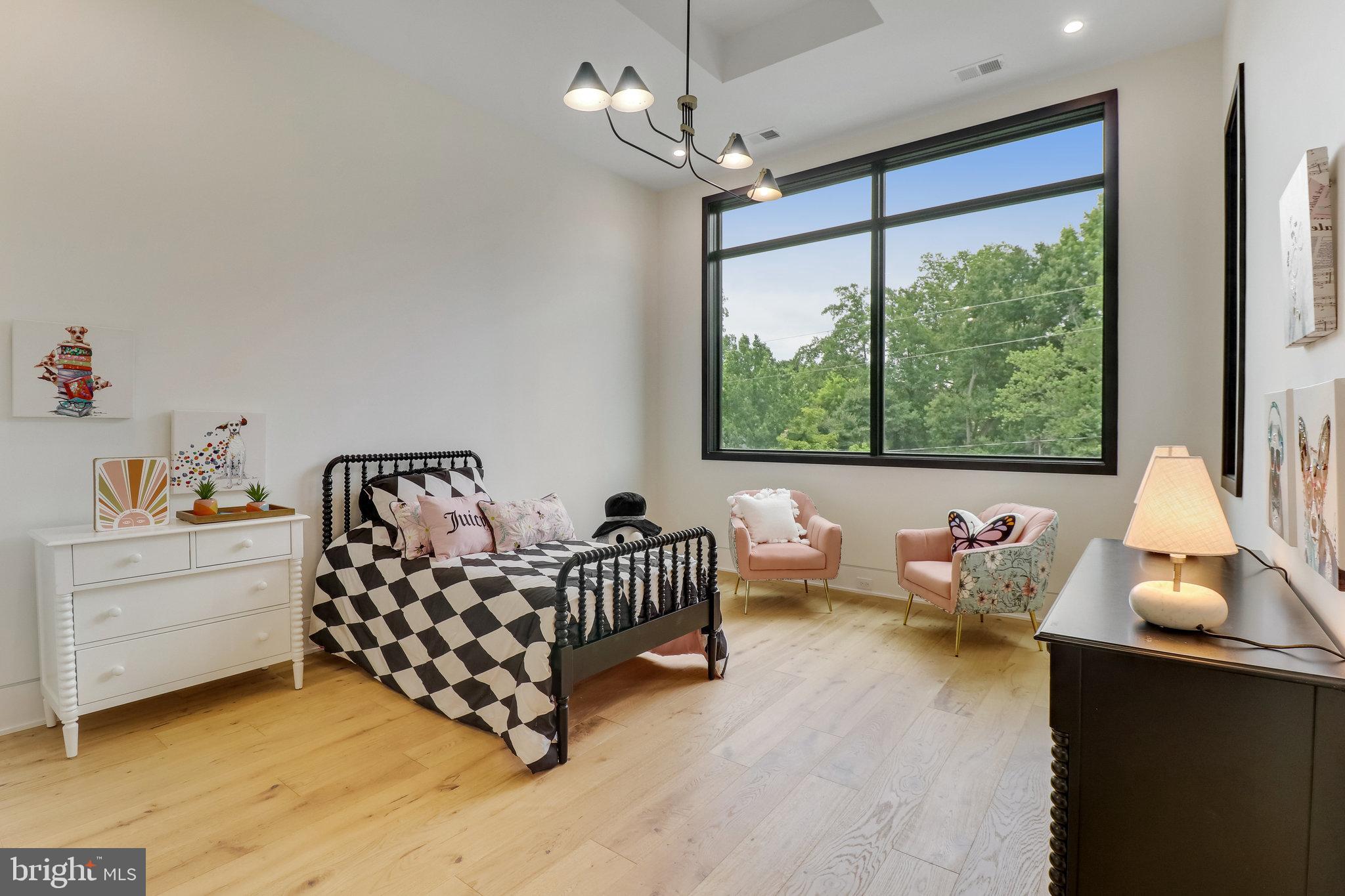 GEORGETOWN PIKE - Residential