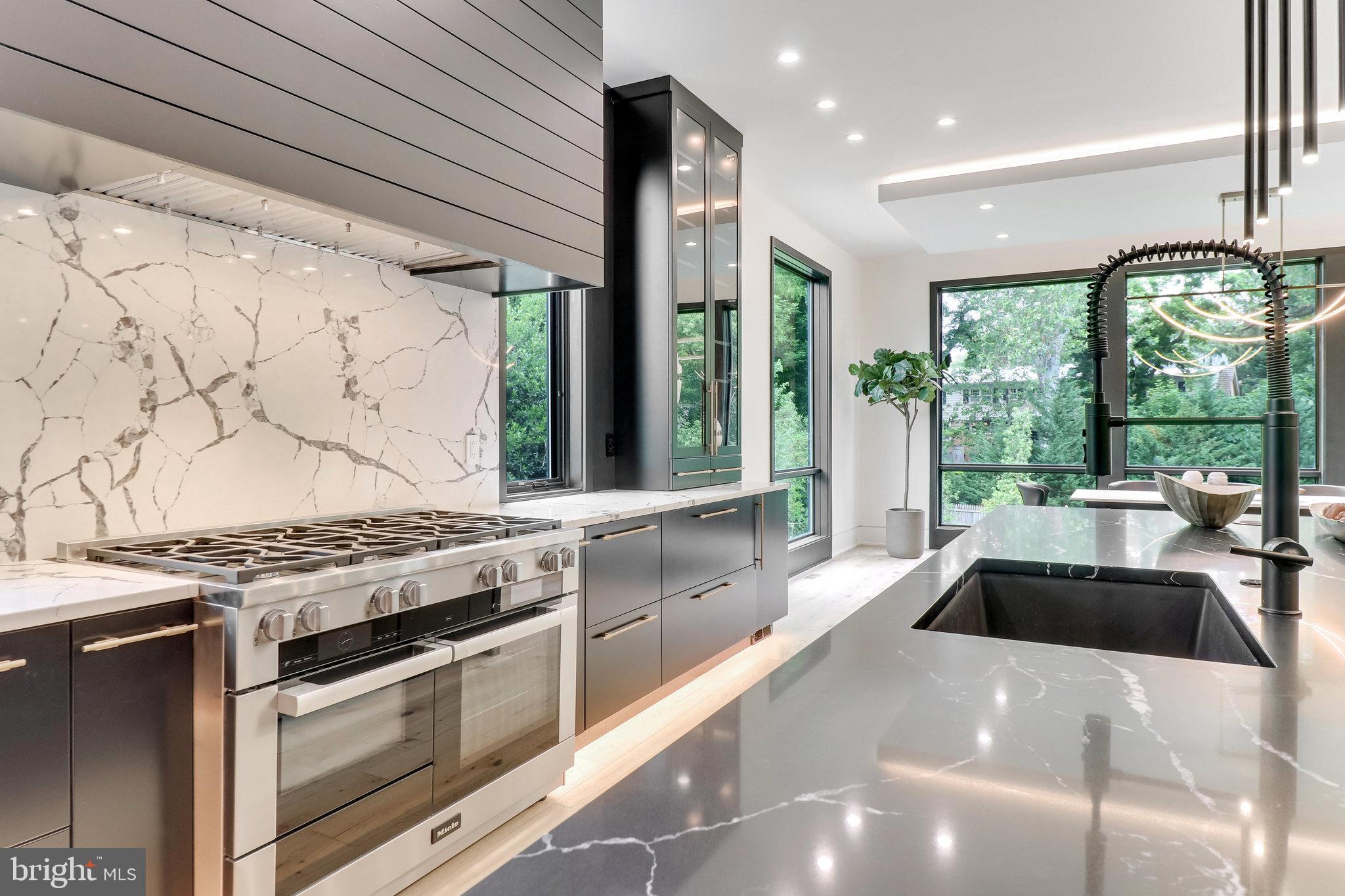 GEORGETOWN PIKE - Residential