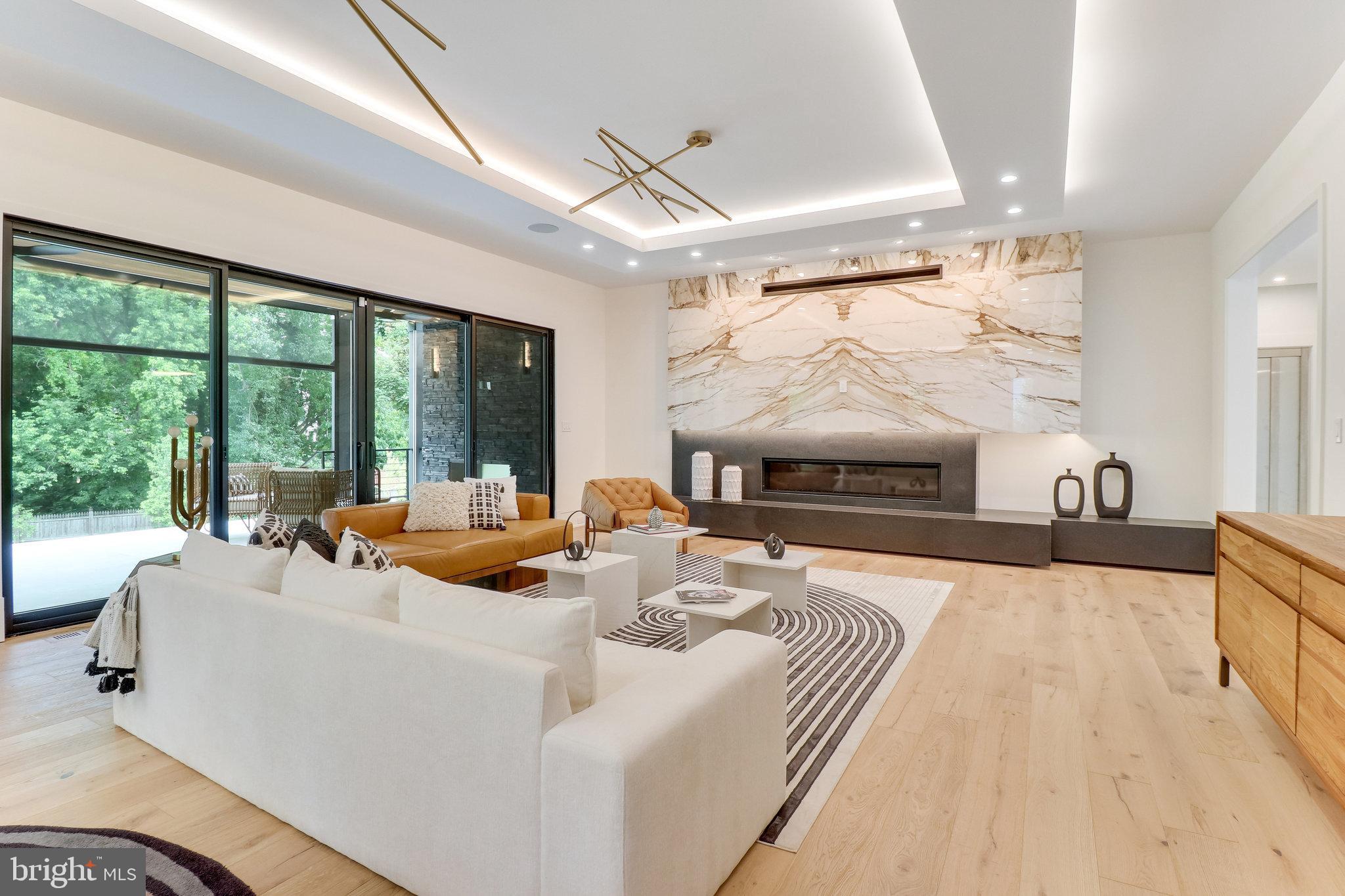 GEORGETOWN PIKE - Residential