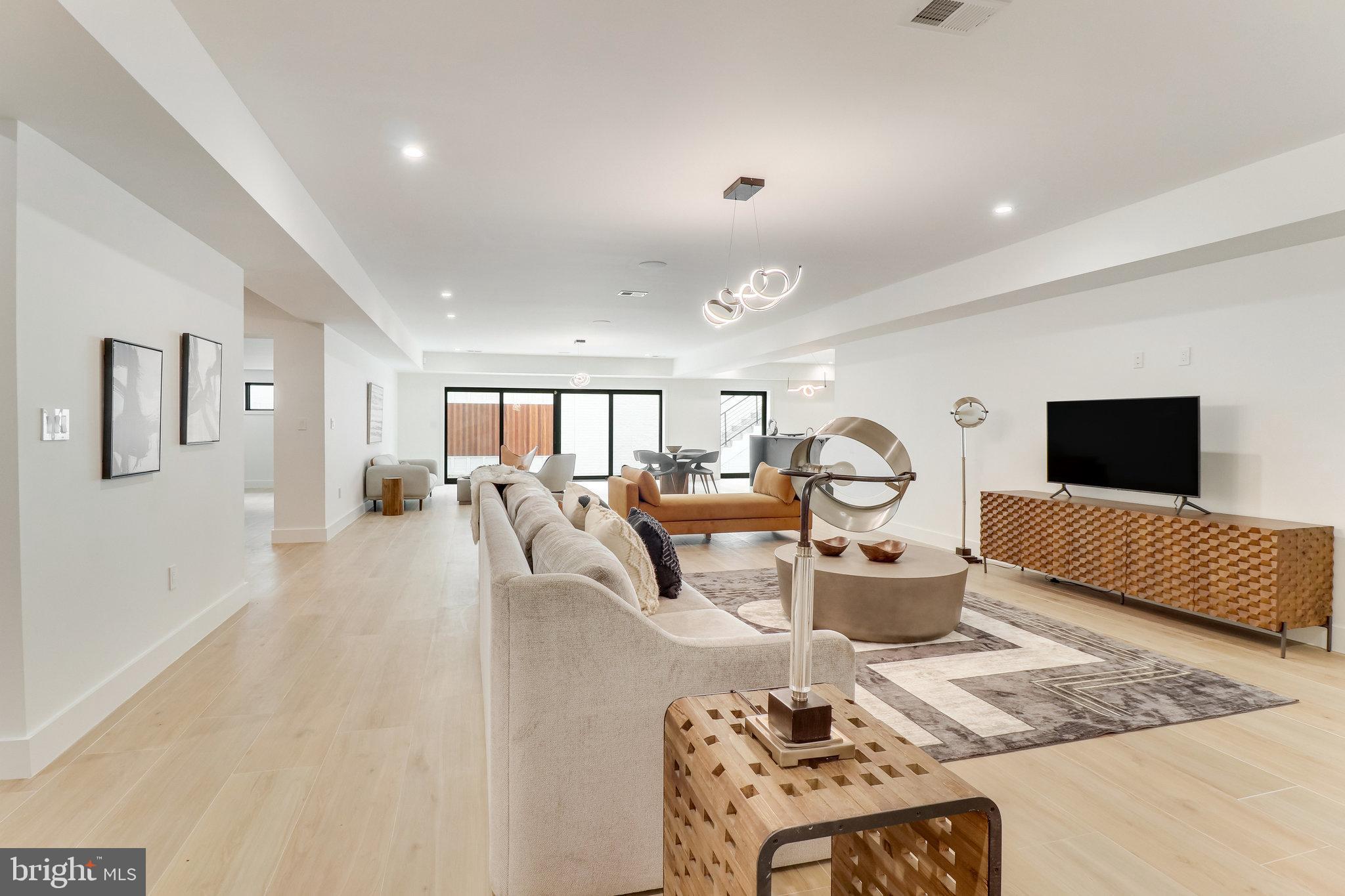 GEORGETOWN PIKE - Residential