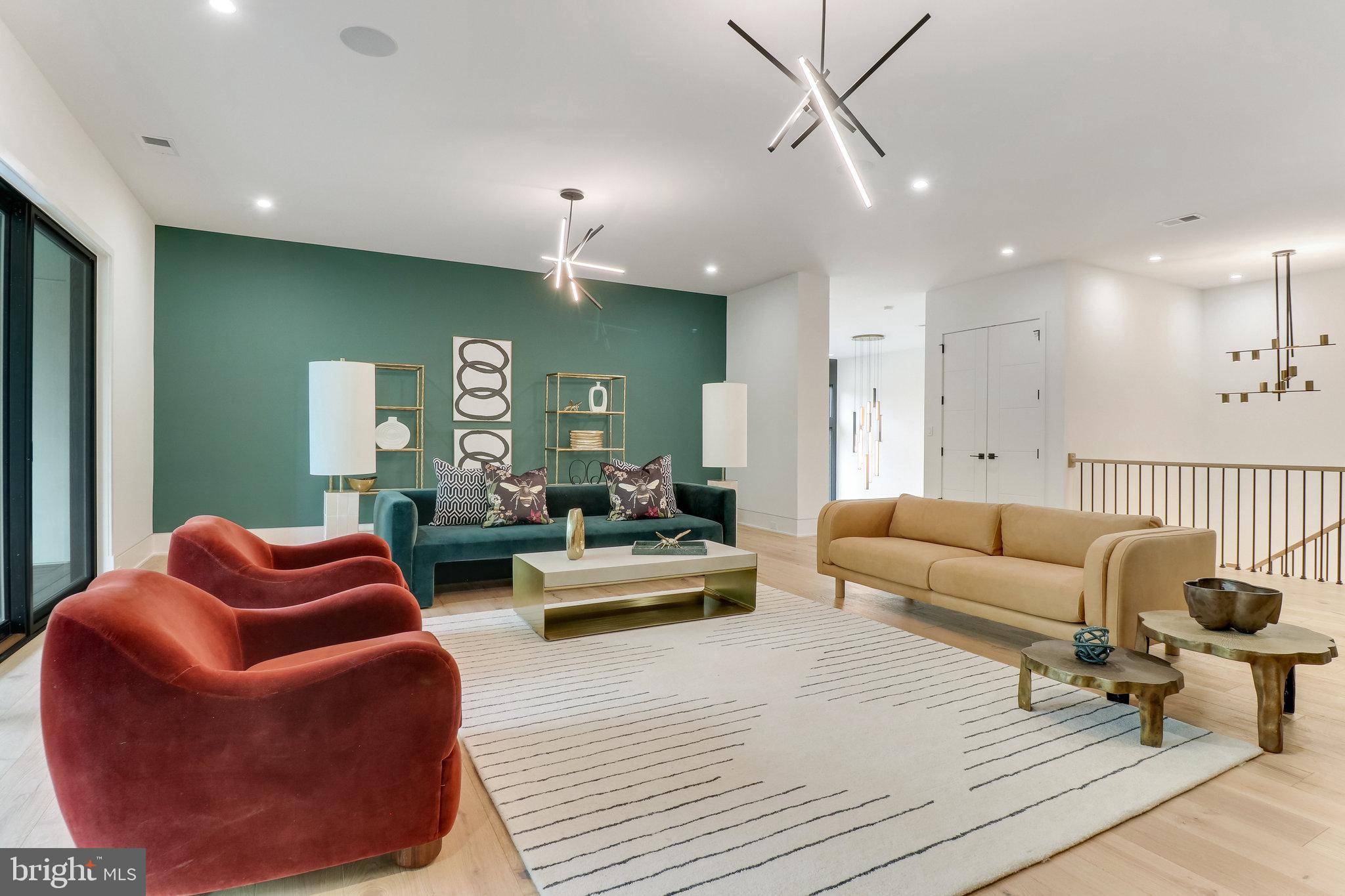 GEORGETOWN PIKE - Residential