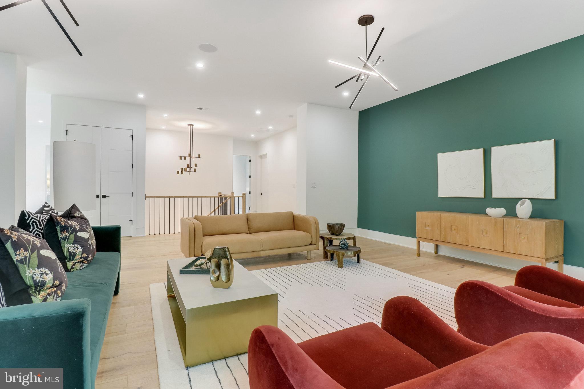 GEORGETOWN PIKE - Residential