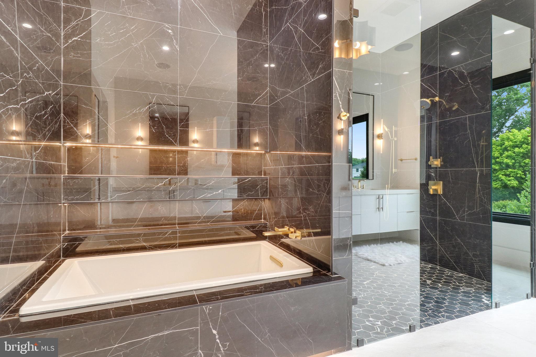 GEORGETOWN PIKE - Residential