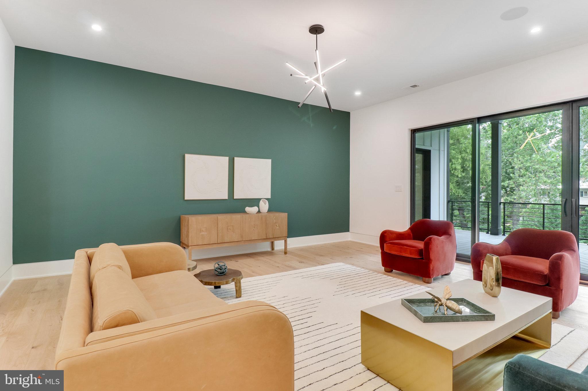 GEORGETOWN PIKE - Residential