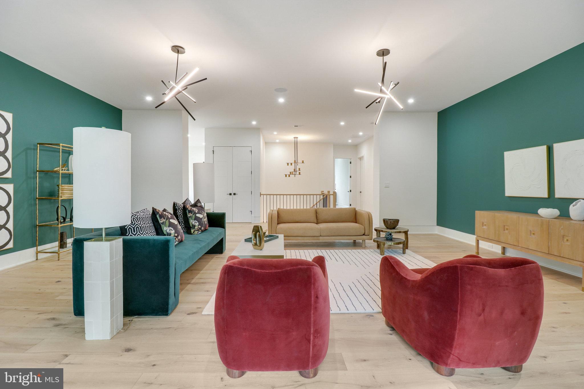 GEORGETOWN PIKE - Residential