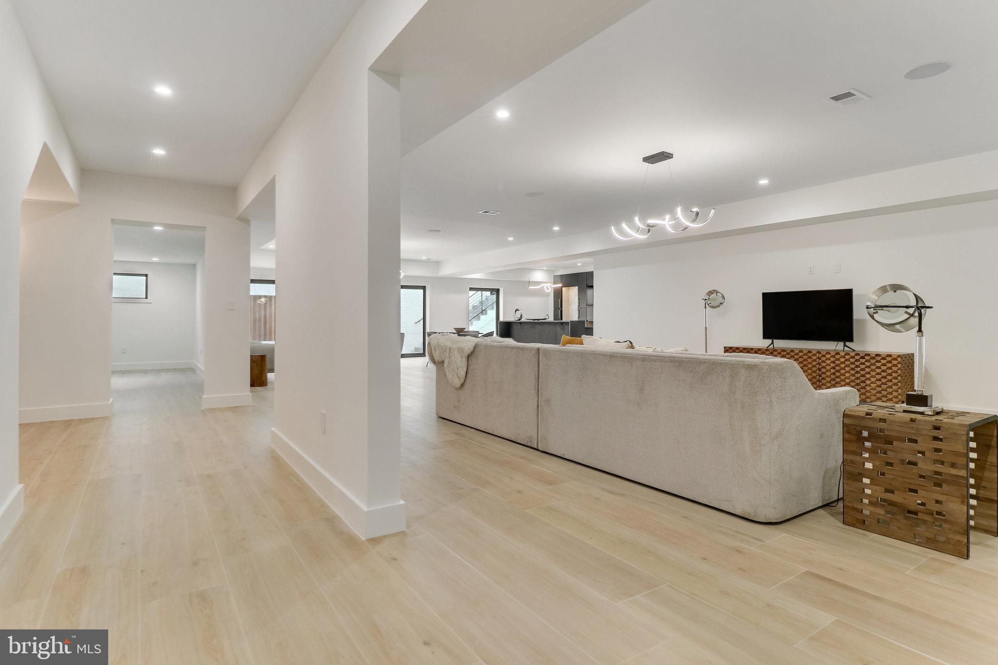 GEORGETOWN PIKE - Residential