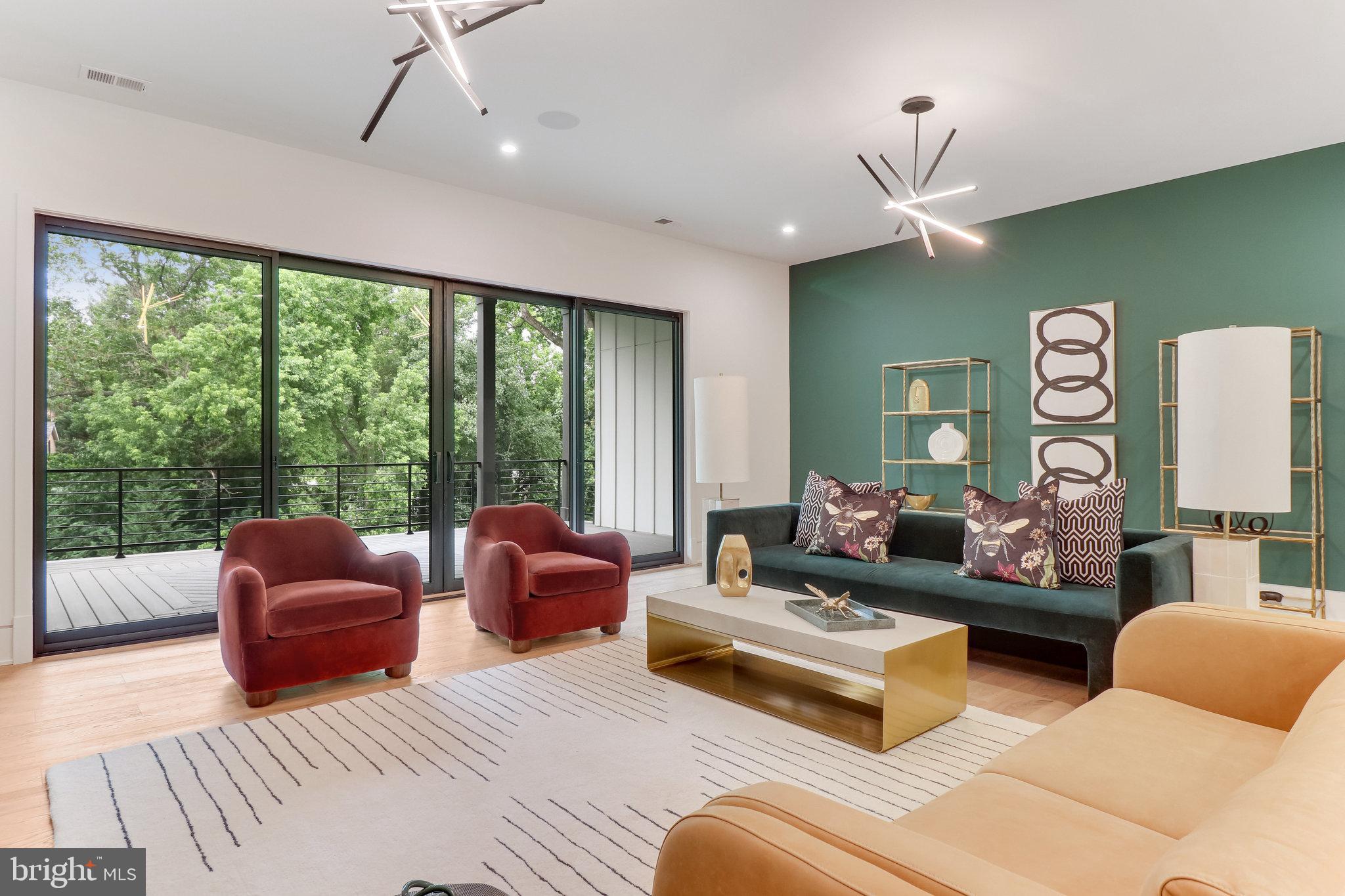 GEORGETOWN PIKE - Residential